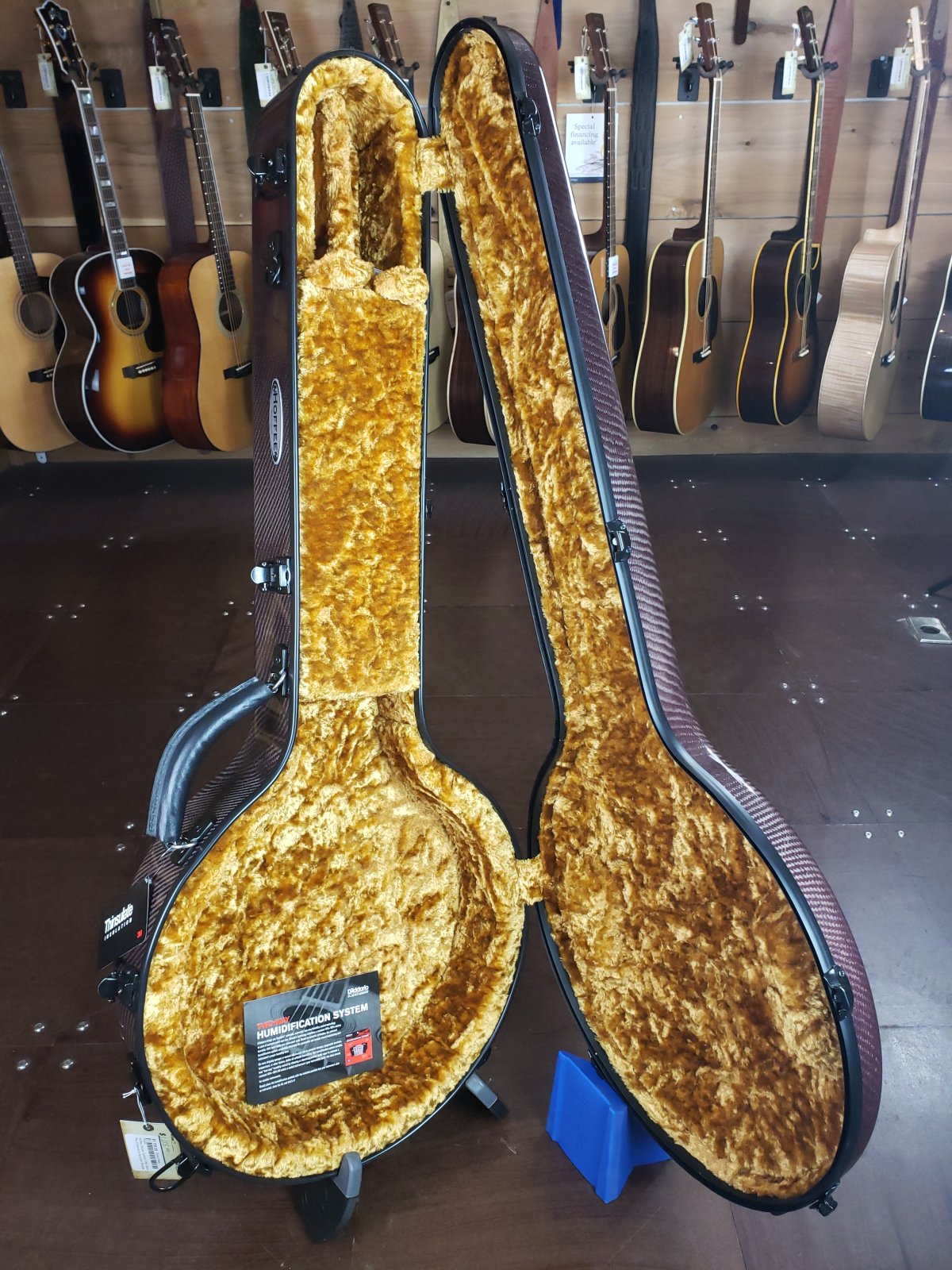 Hoffee Deluxe Carbon Fiber Banjo Case with Thinsulate Deep Red w/ Gold Interior
