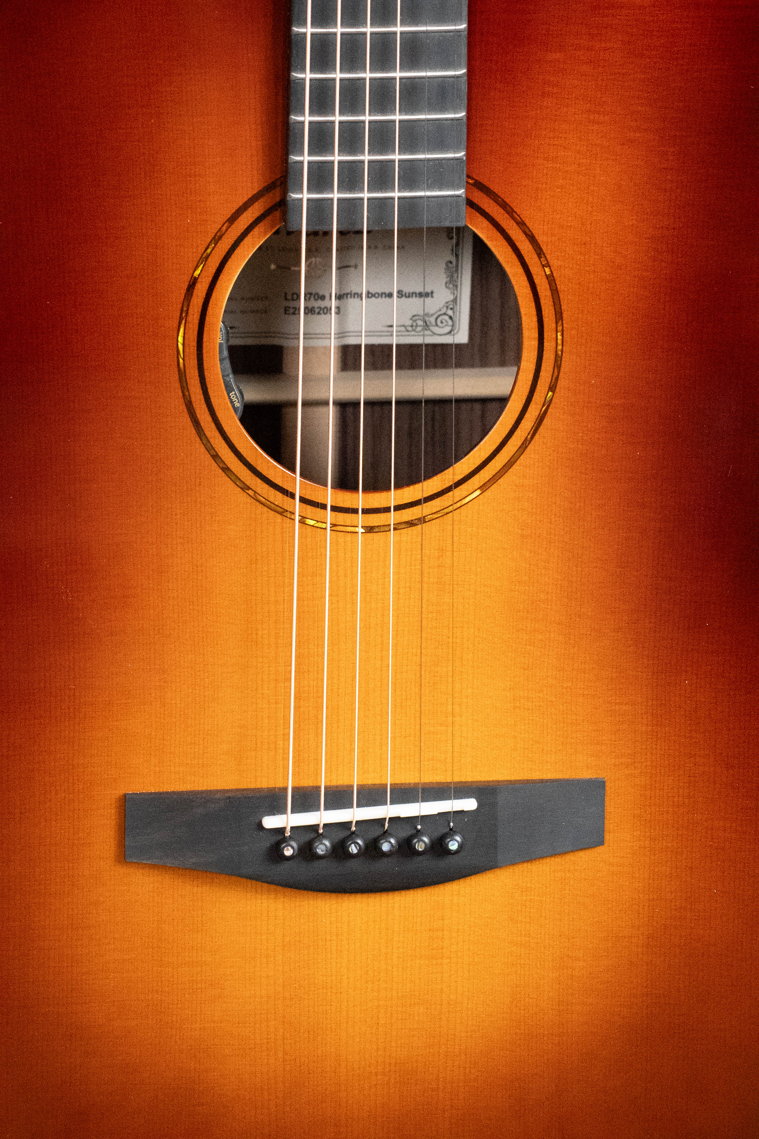 Alvarez Laureate Series LDR70e Sitka/Rosewood Herringbone Sunset Slope Shoulder Dreadnought Guitar w/LR Baggs Hifi Pickup #2053