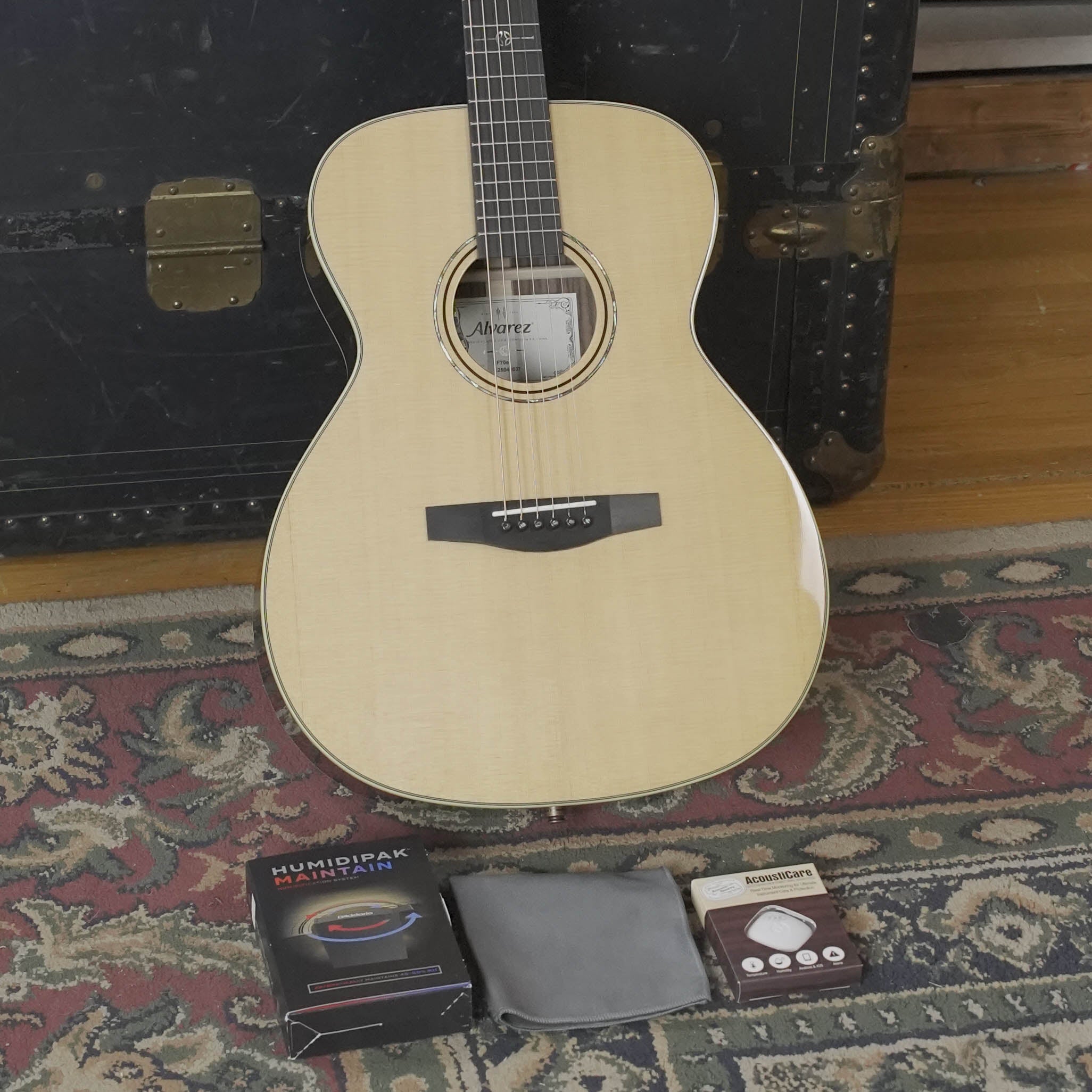 Alvarez Laureate Series LF70e Herringbone Sitka/Rosewood Sunset OM Guitar w/LR Baggs Hifi Pickup #3037