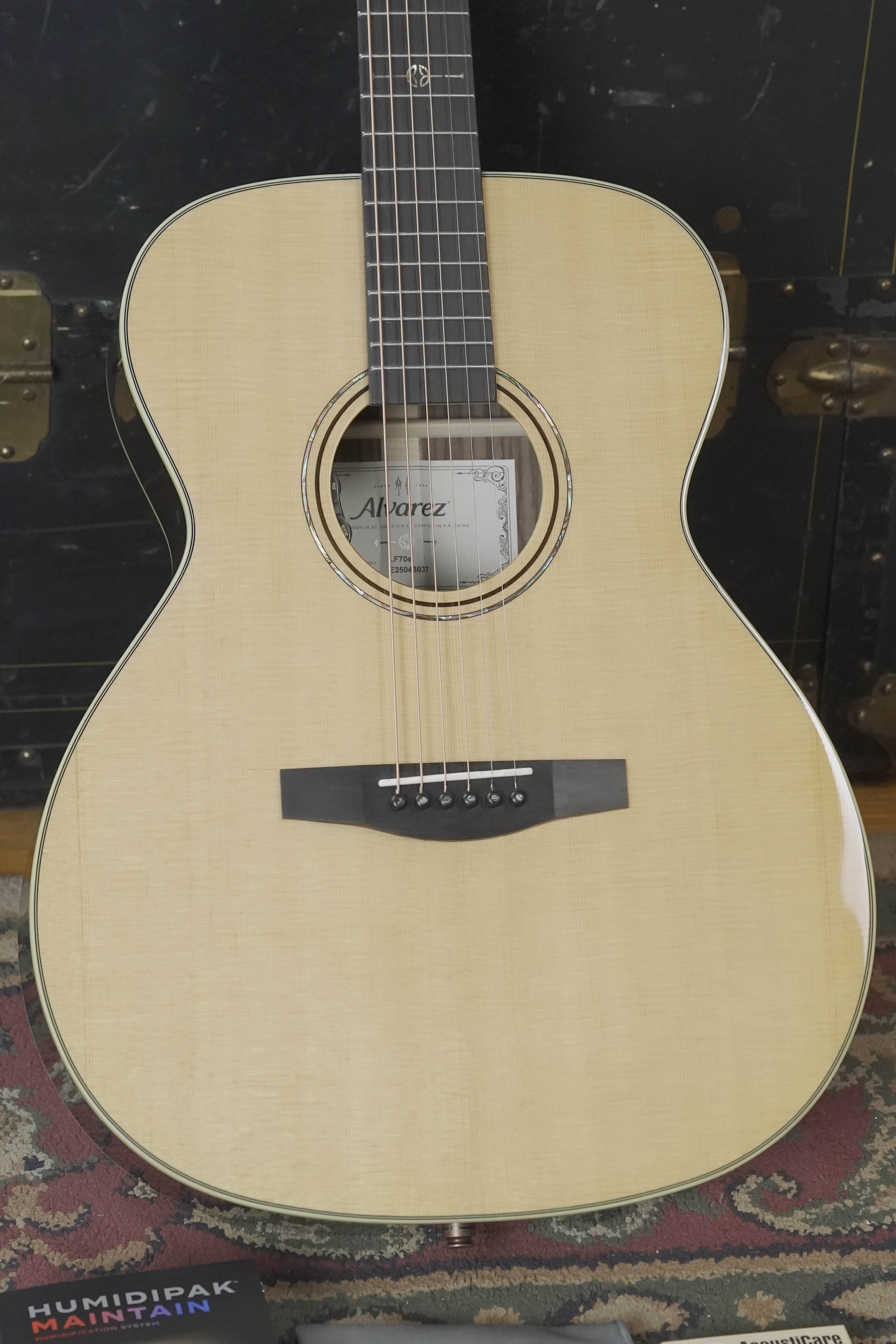 Alvarez Laureate Series LF70e Herringbone Sitka/Rosewood Sunset OM Guitar w/LR Baggs Hifi Pickup #3037