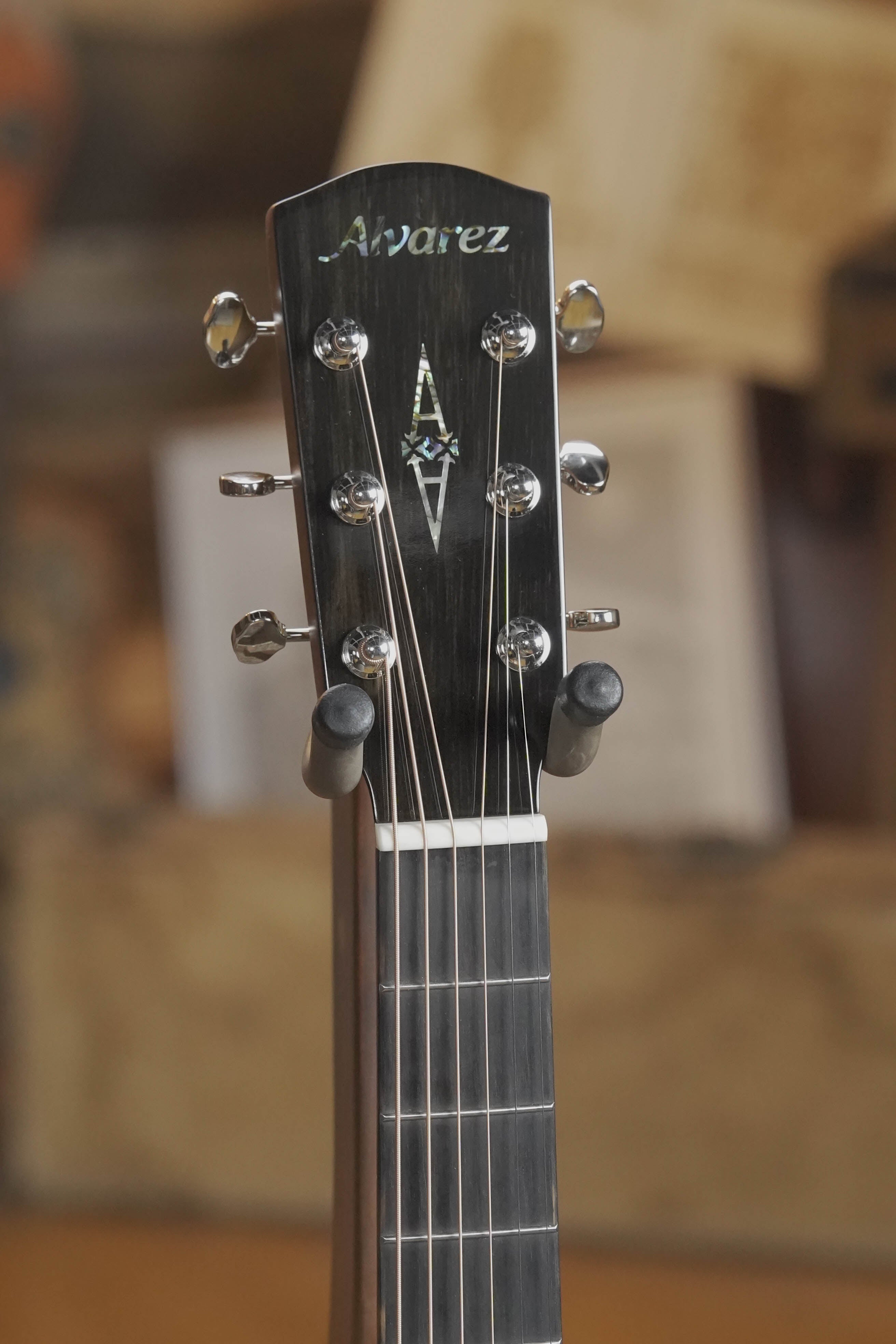 Alvarez Laureate Series LF70e Herringbone Sitka/Rosewood Sunset OM Guitar w/LR Baggs Hifi Pickup #3037