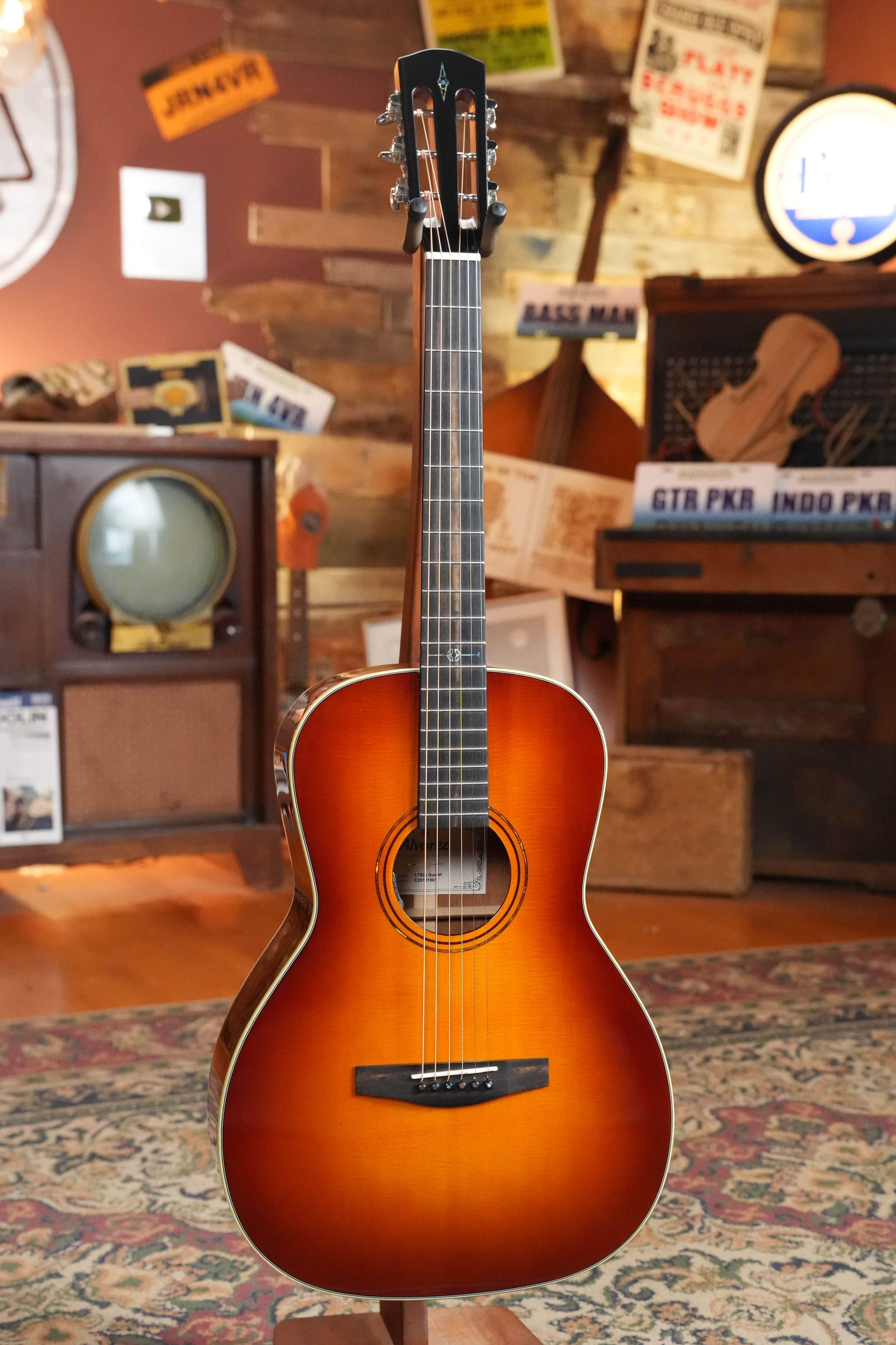 Alvarez Laureate Series LT60e Sunset Sitka/Mahogany OOO Guitar w/LR Baggs Hifi Pickup #1561