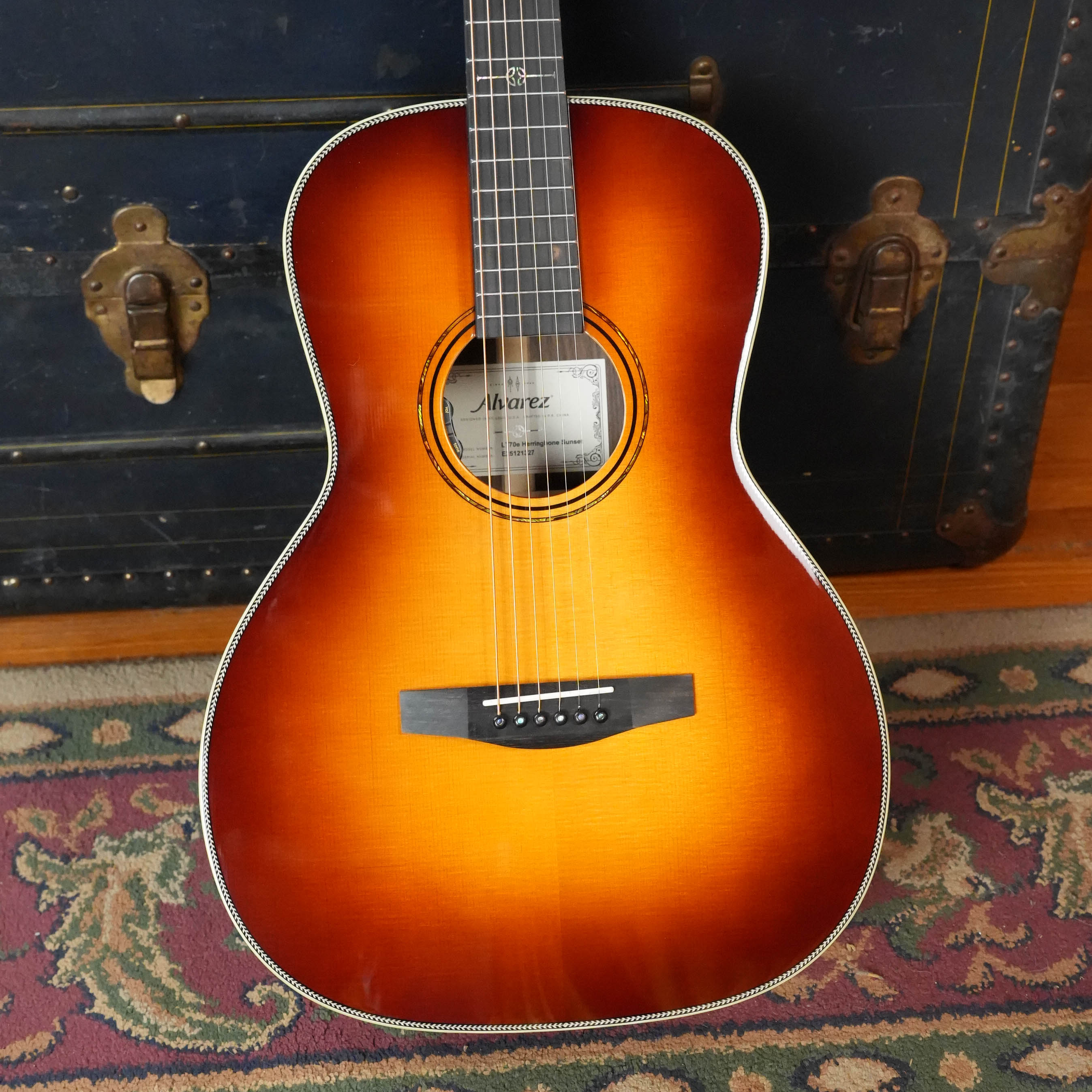 Alvarez Laureate Series LT70e Sitka/Rosewood Herringbone Sunset OOO Guitar w/LR Baggs Electronics #1327