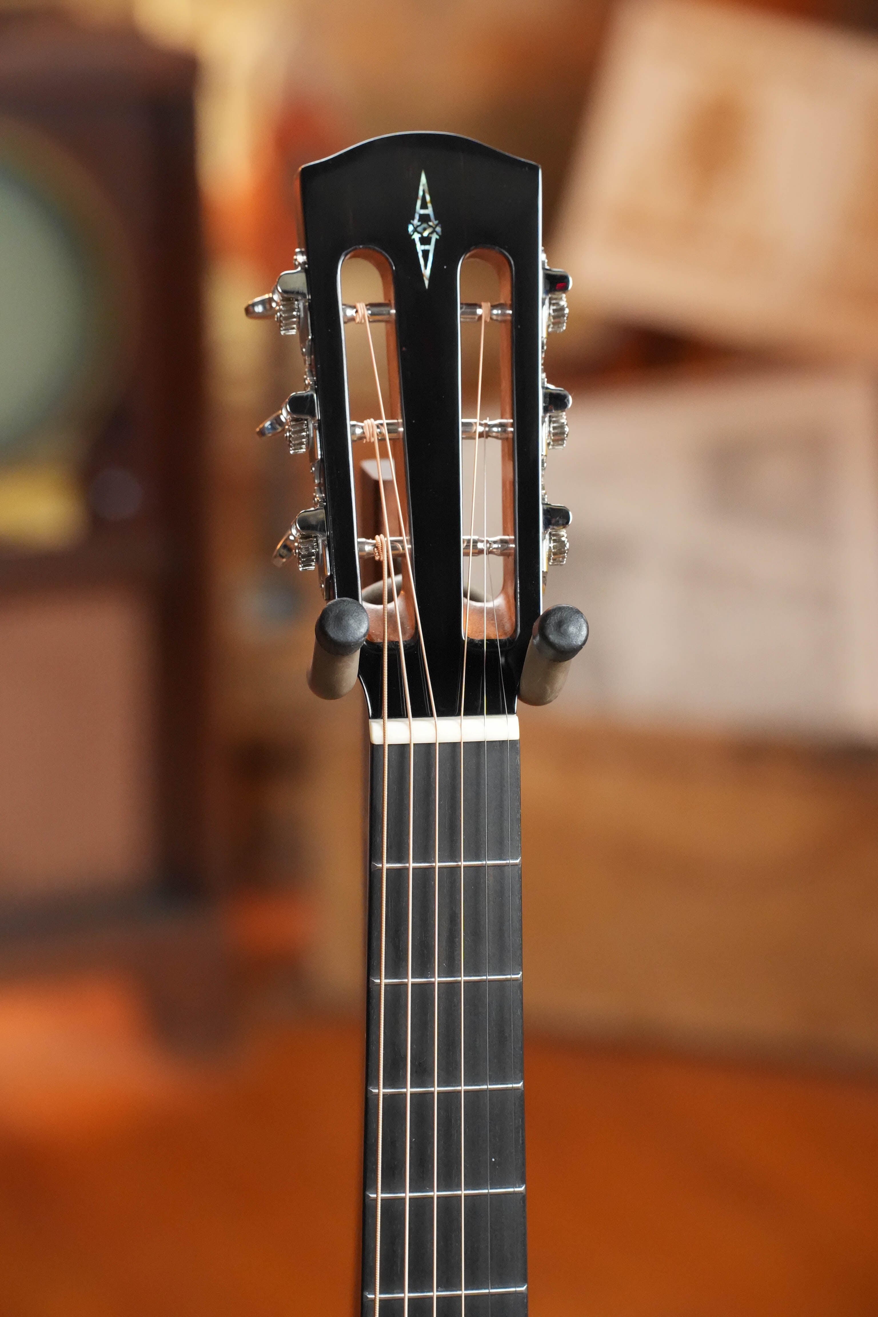 Alvarez Laureate Series LT70e Sitka/Rosewood Herringbone Sunset OOO Guitar w/LR Baggs Electronics #1327