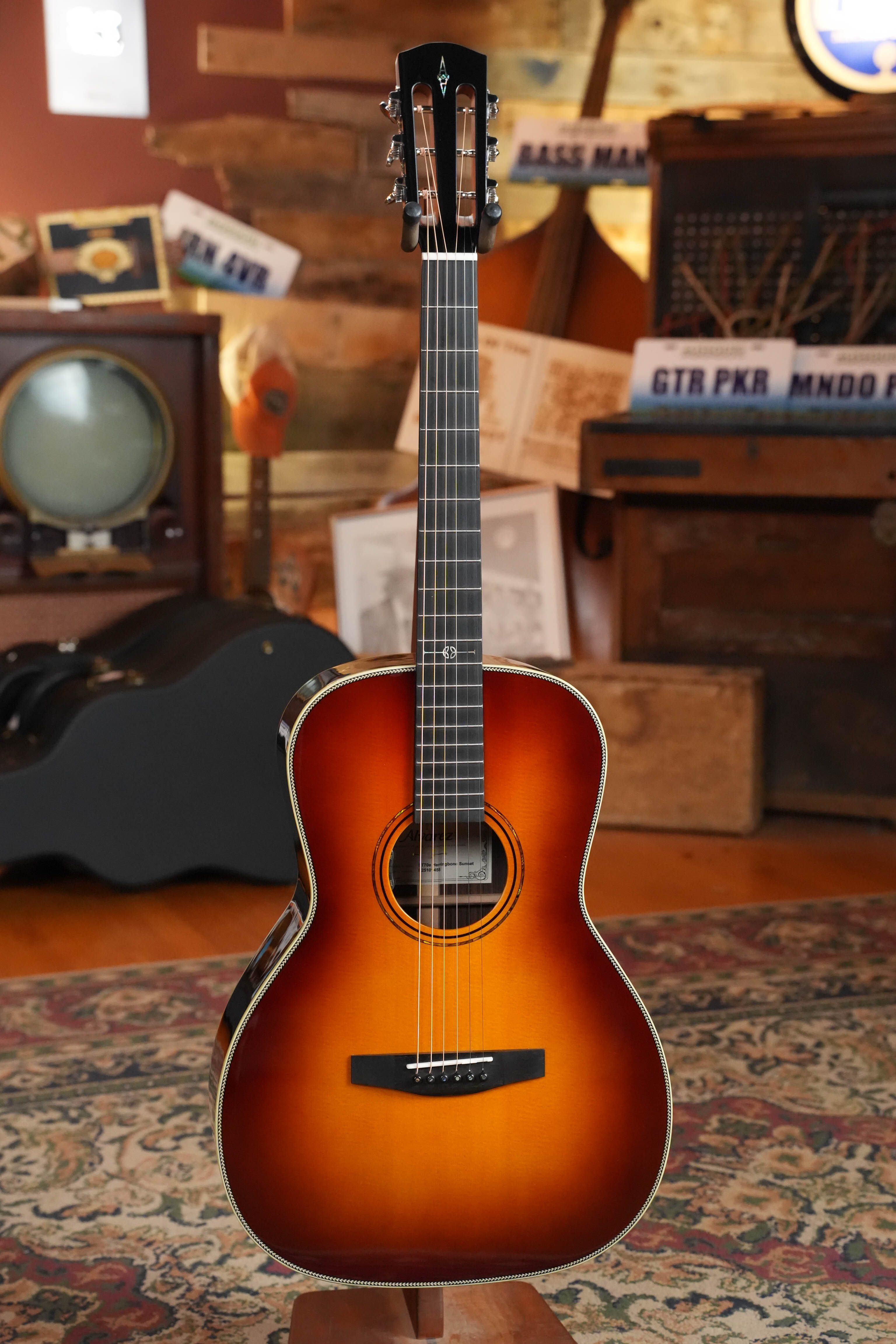Alvarez Laureate Series LT70e Sitka/Rosewood Herringbone Sunset OOO Guitar w/LR Baggs Electronics #1455
