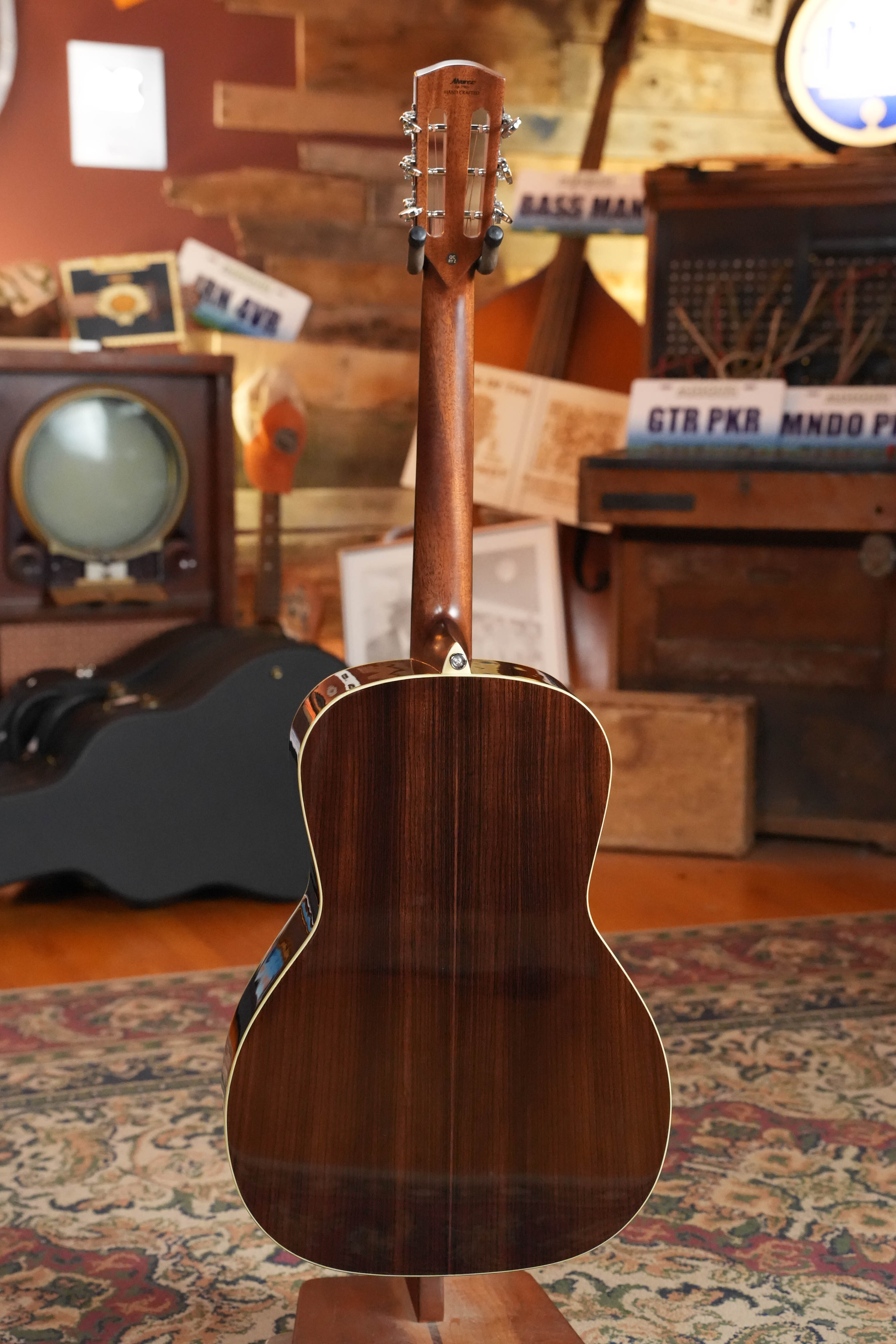 Alvarez Laureate Series LT70e Sitka/Rosewood Herringbone Sunset OOO Guitar w/LR Baggs Electronics #1455