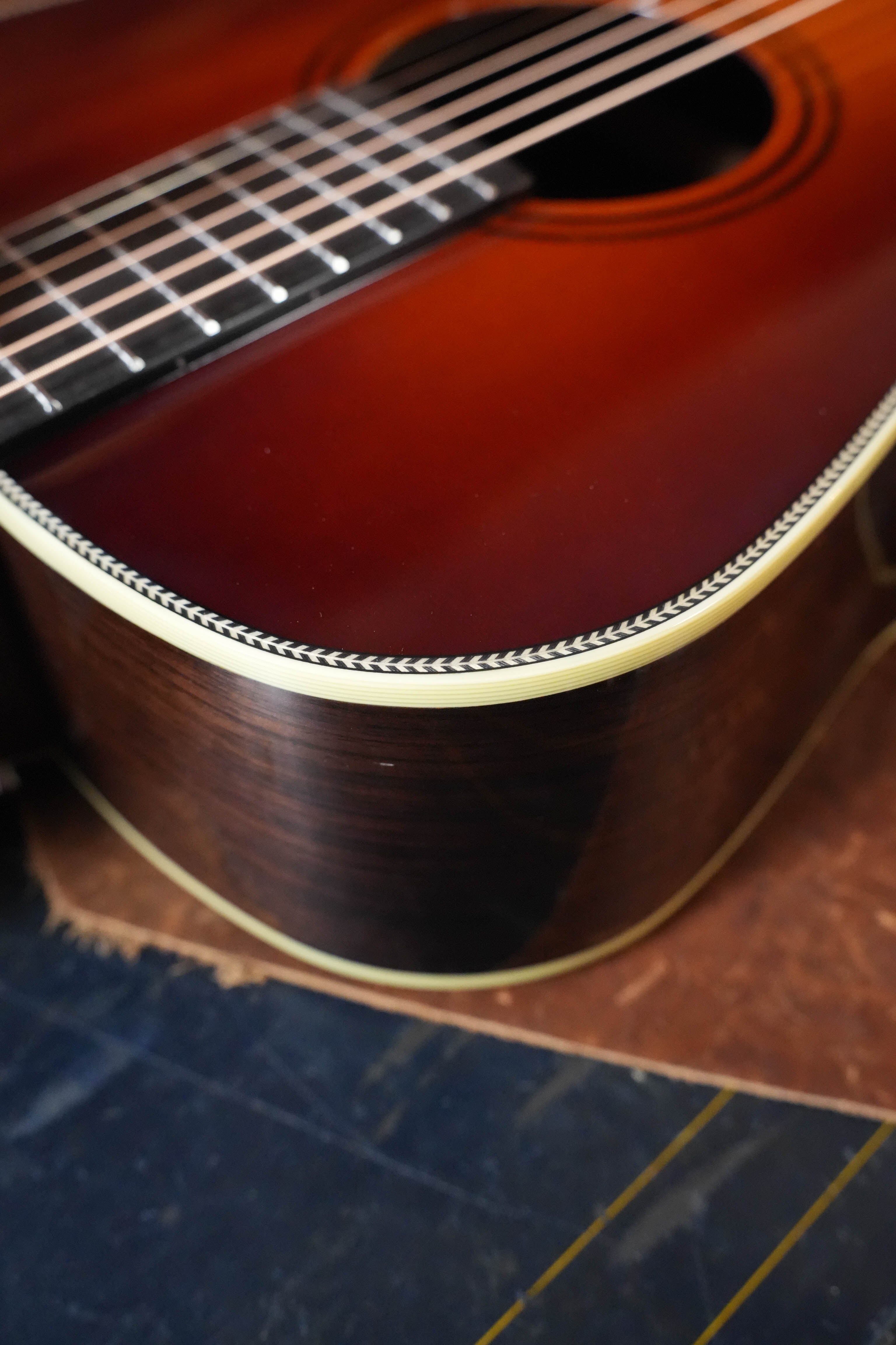 Alvarez Laureate Series LT70e Sitka/Rosewood Herringbone Sunset OOO Guitar w/LR Baggs Electronics #2531