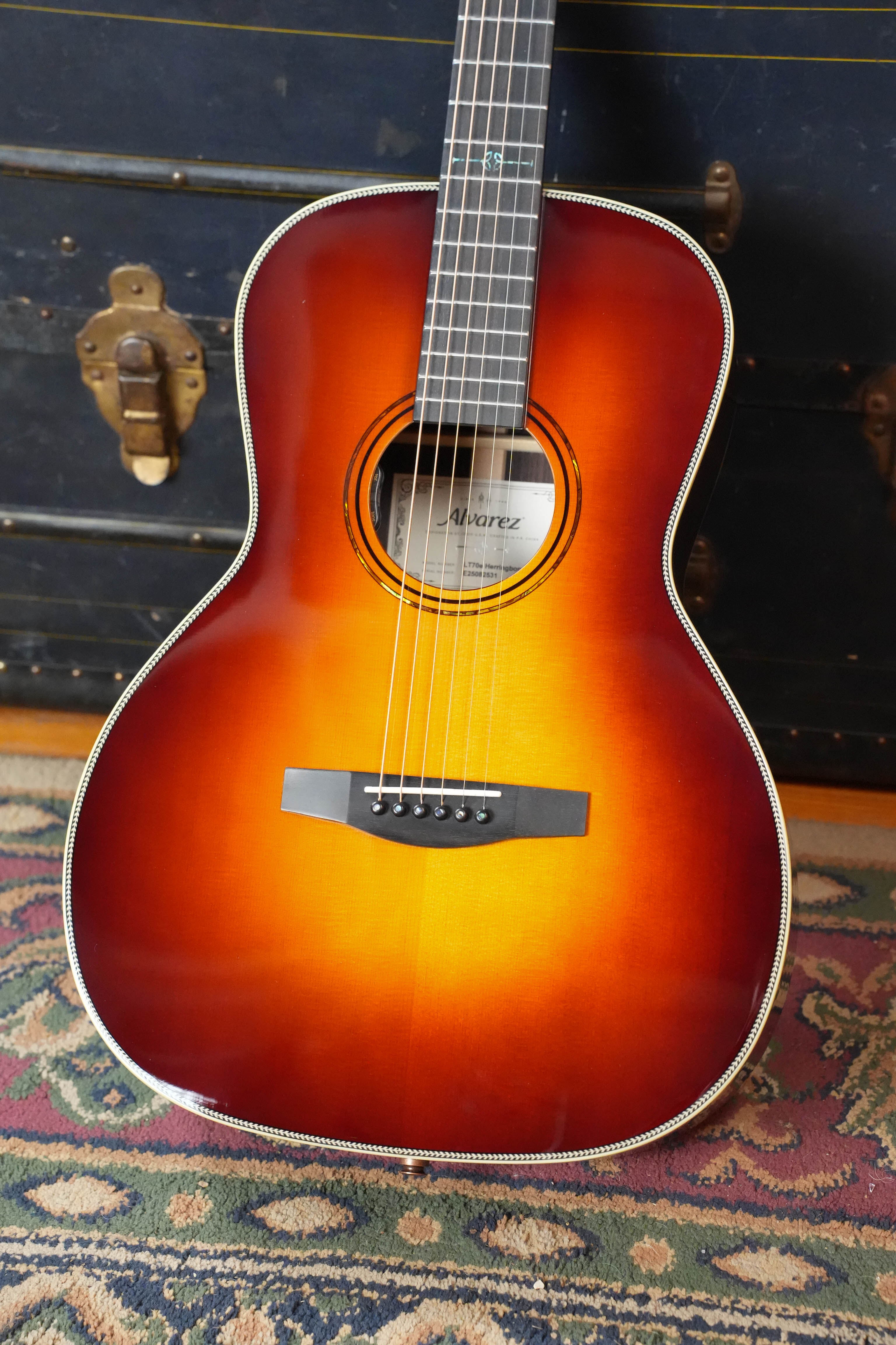Alvarez Laureate Series LT70e Sitka/Rosewood Herringbone Sunset OOO Guitar w/LR Baggs Electronics #2531