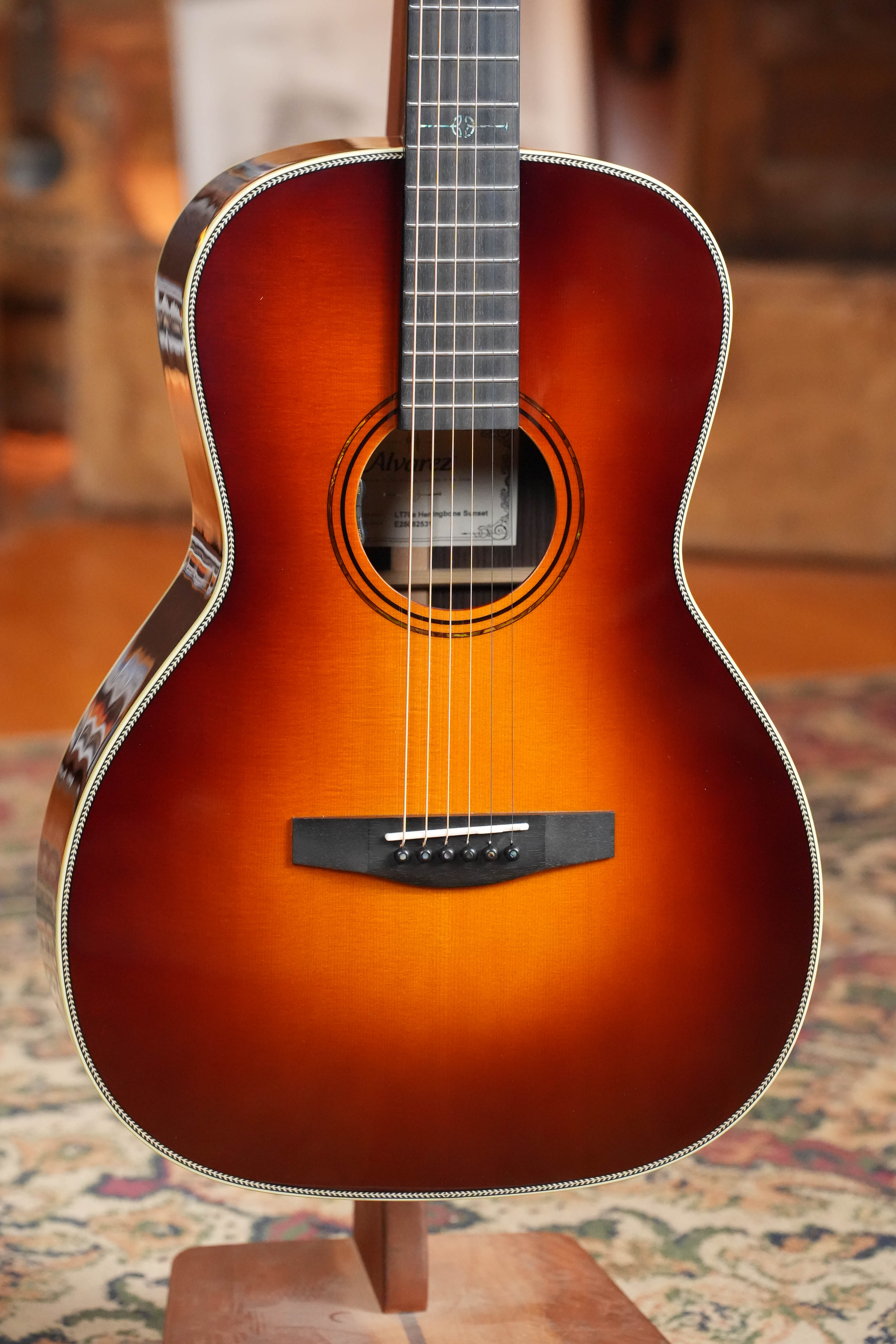 Alvarez Laureate Series LT70e Sitka/Rosewood Herringbone Sunset OOO Guitar w/LR Baggs Electronics #2531