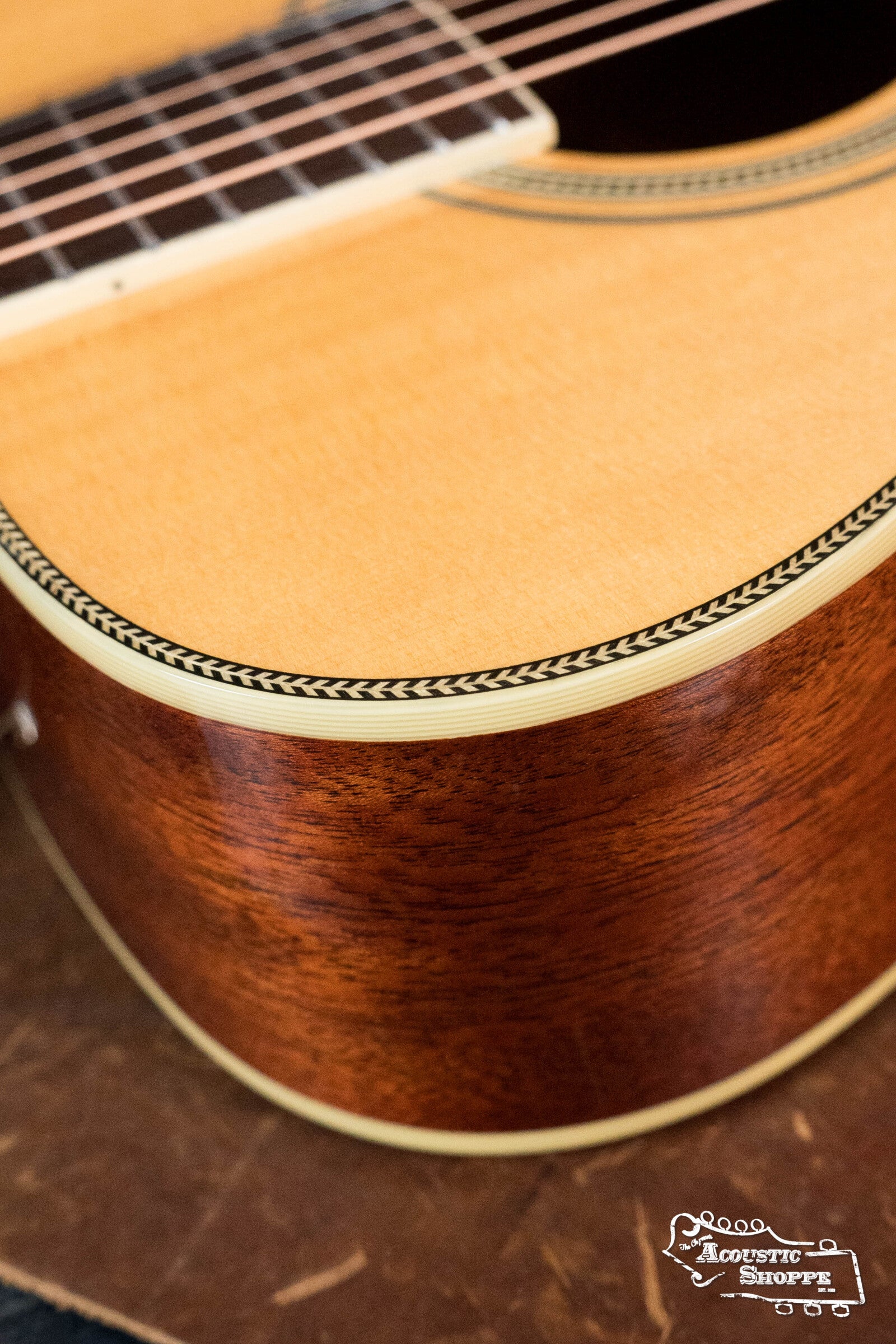 Alvarez Masterworks Series MF60 Herringbone Sitka/African Mahogany Orchestra Model Acoustic Guitar #4206