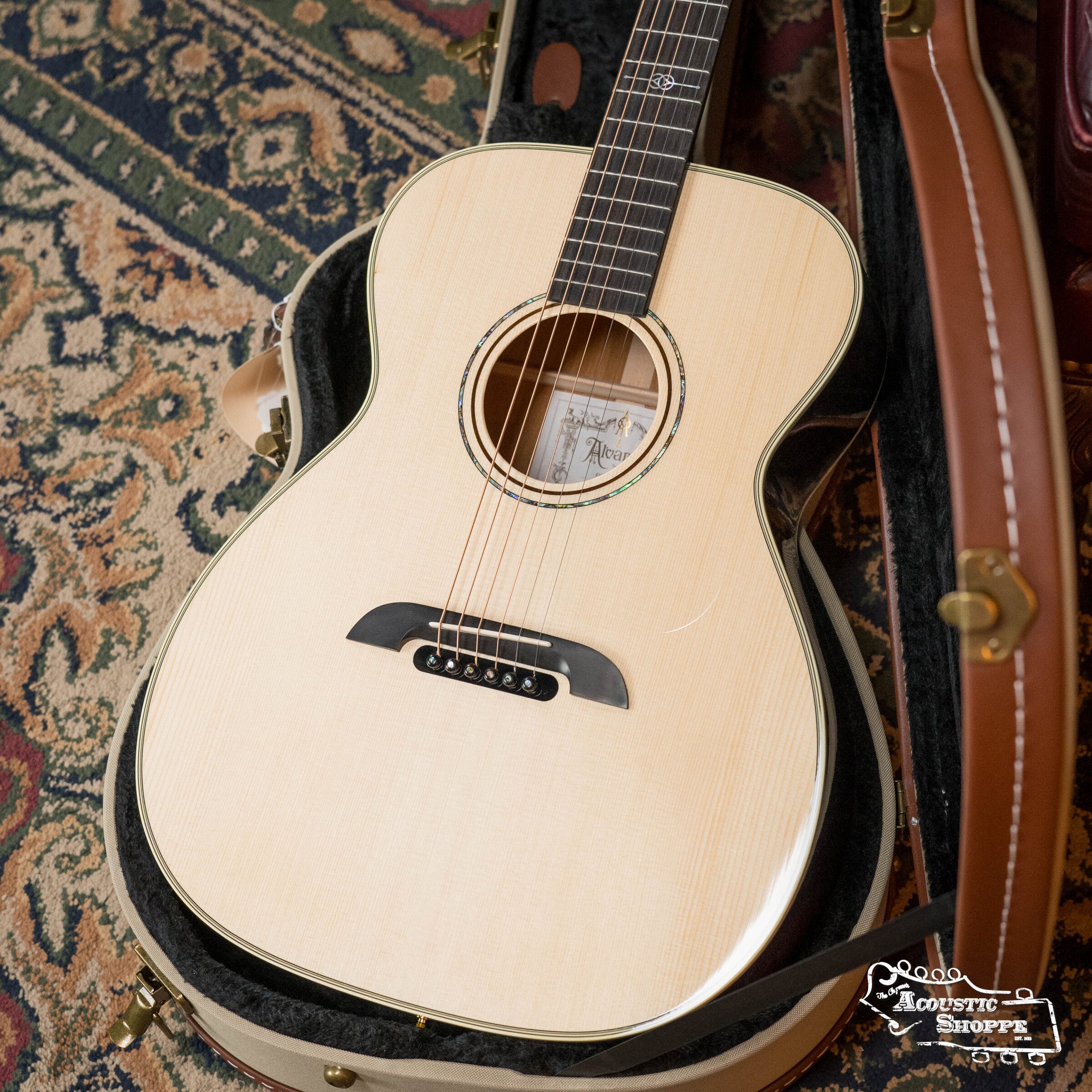 *Dread-Not Certified Used* Alvarez Yairi Honduran Series FYM60HD Adirondack/Vintage Honduran Mahogany OM Acoustic Guitar #6106