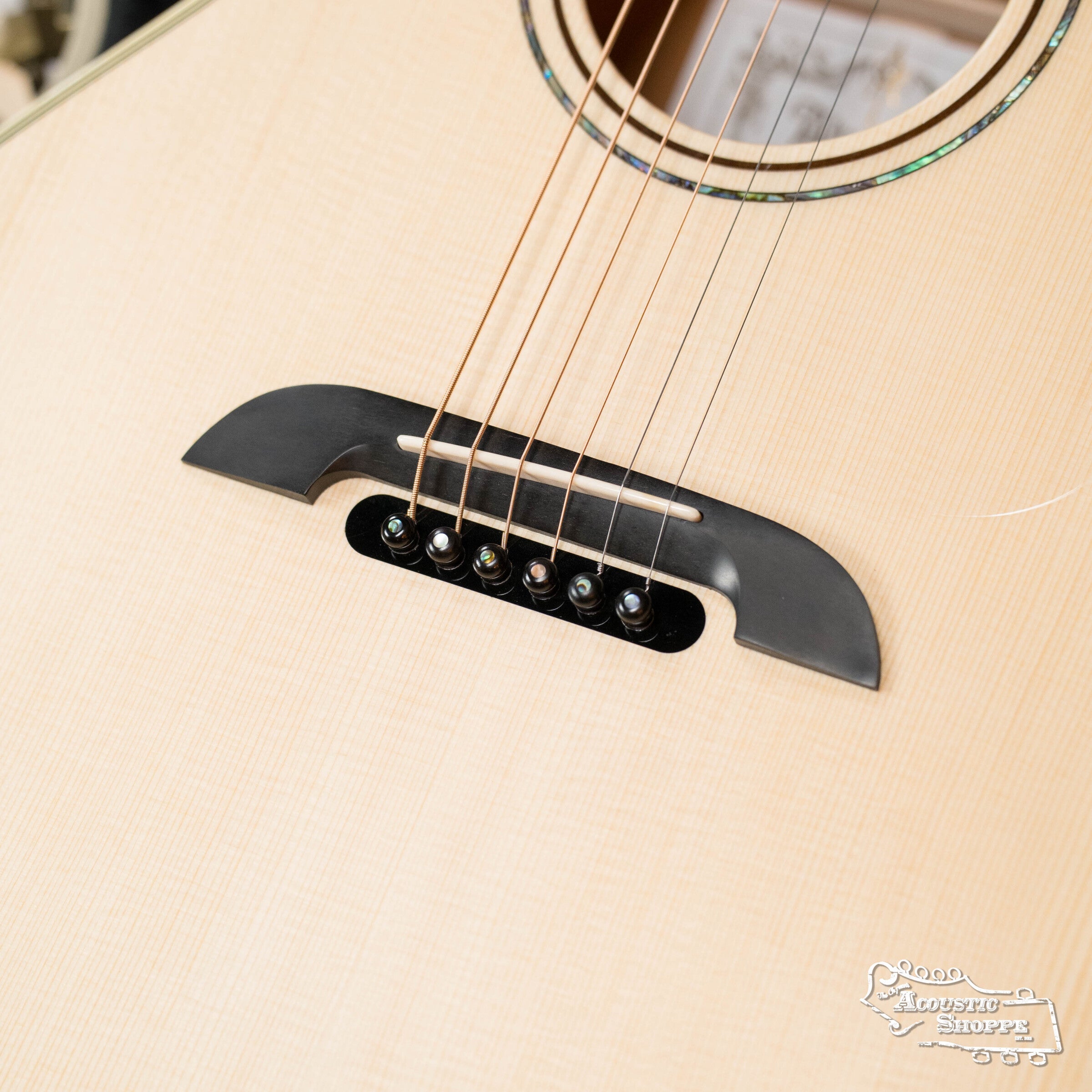 *Dread-Not Certified Used* Alvarez Yairi Honduran Series FYM60HD Adirondack/Vintage Honduran Mahogany OM Acoustic Guitar #6106