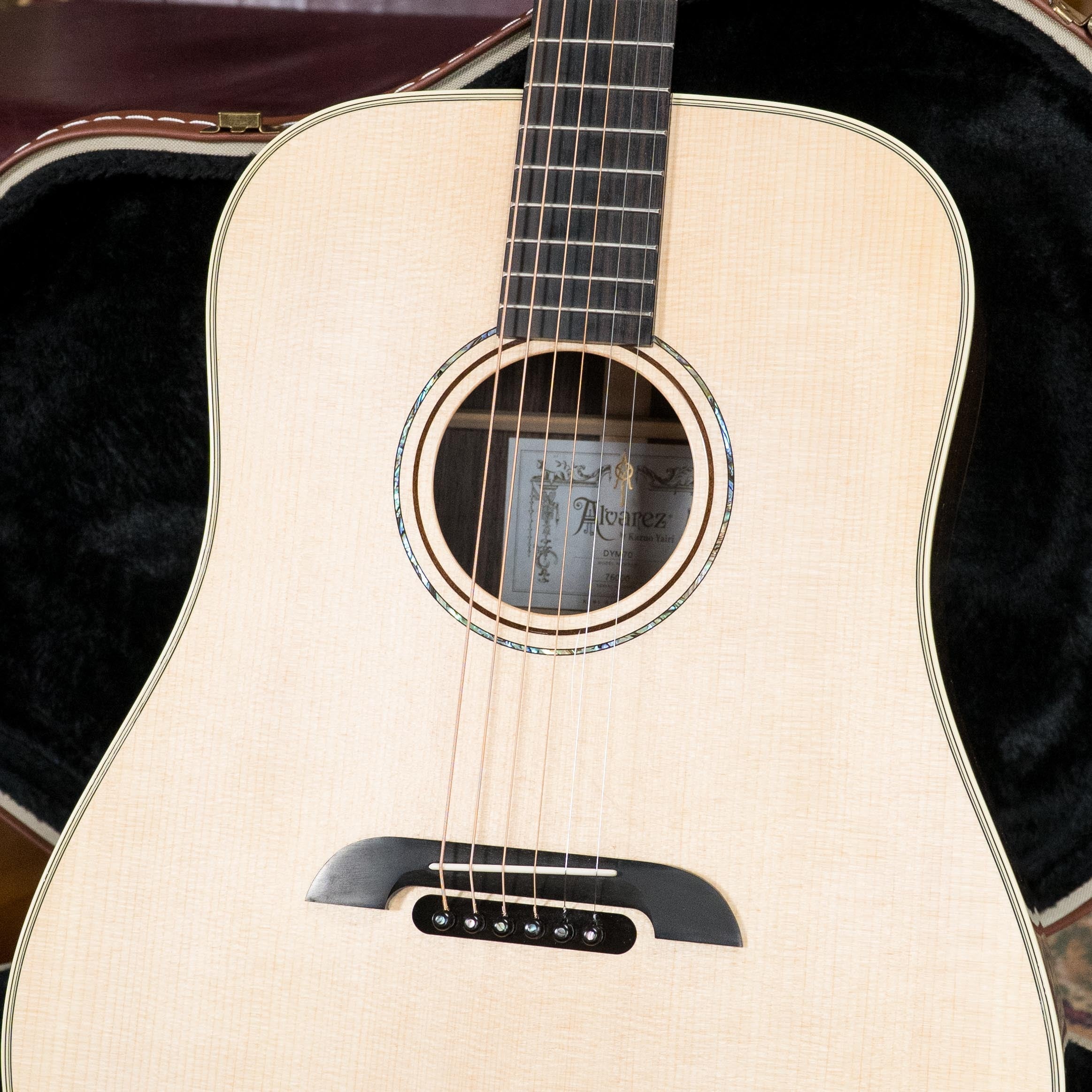 Alvarez Yairi Masterworks DYM70 Sitka/Indian Rosewood Dreadnought Acoustic Guitar #6000