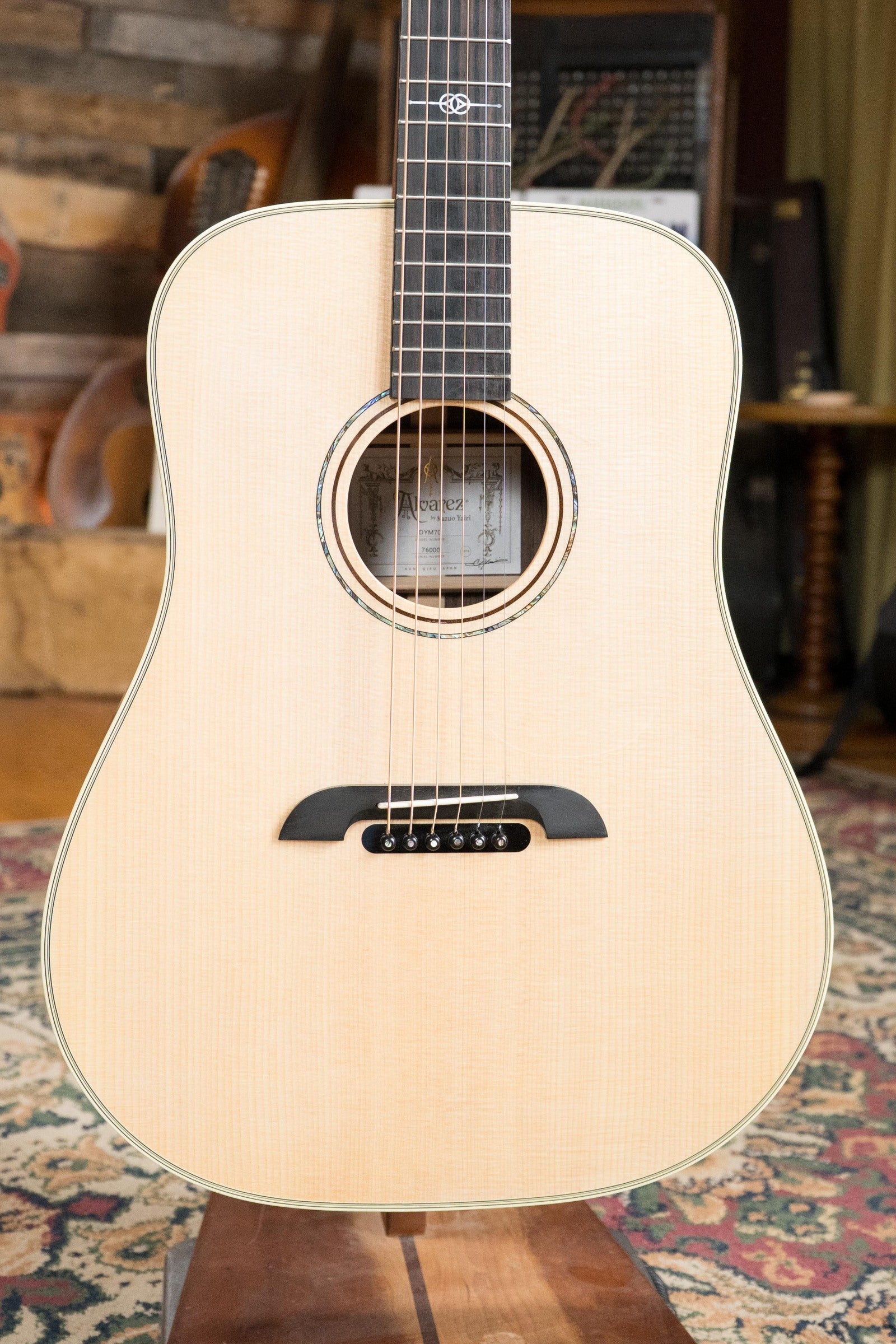 Alvarez Yairi Masterworks DYM70 Sitka/Indian Rosewood Dreadnought Acoustic Guitar #6000