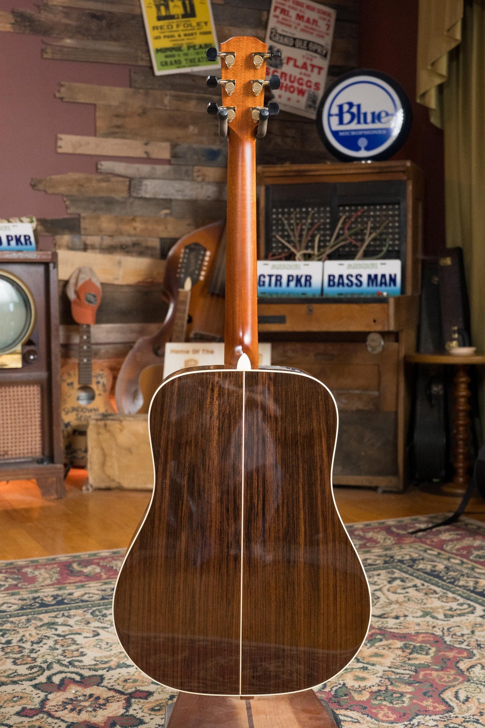 Alvarez Yairi Masterworks DYM70 Sitka/Indian Rosewood Dreadnought Acoustic Guitar #6000