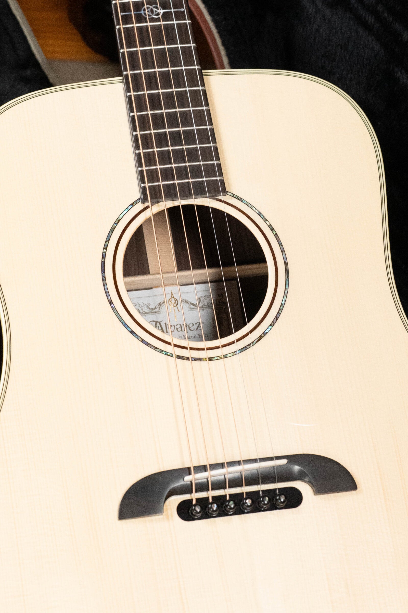 Alvarez Yairi Masterworks DYM72 Adriondack Spruce/East Indian Rosewood #7229