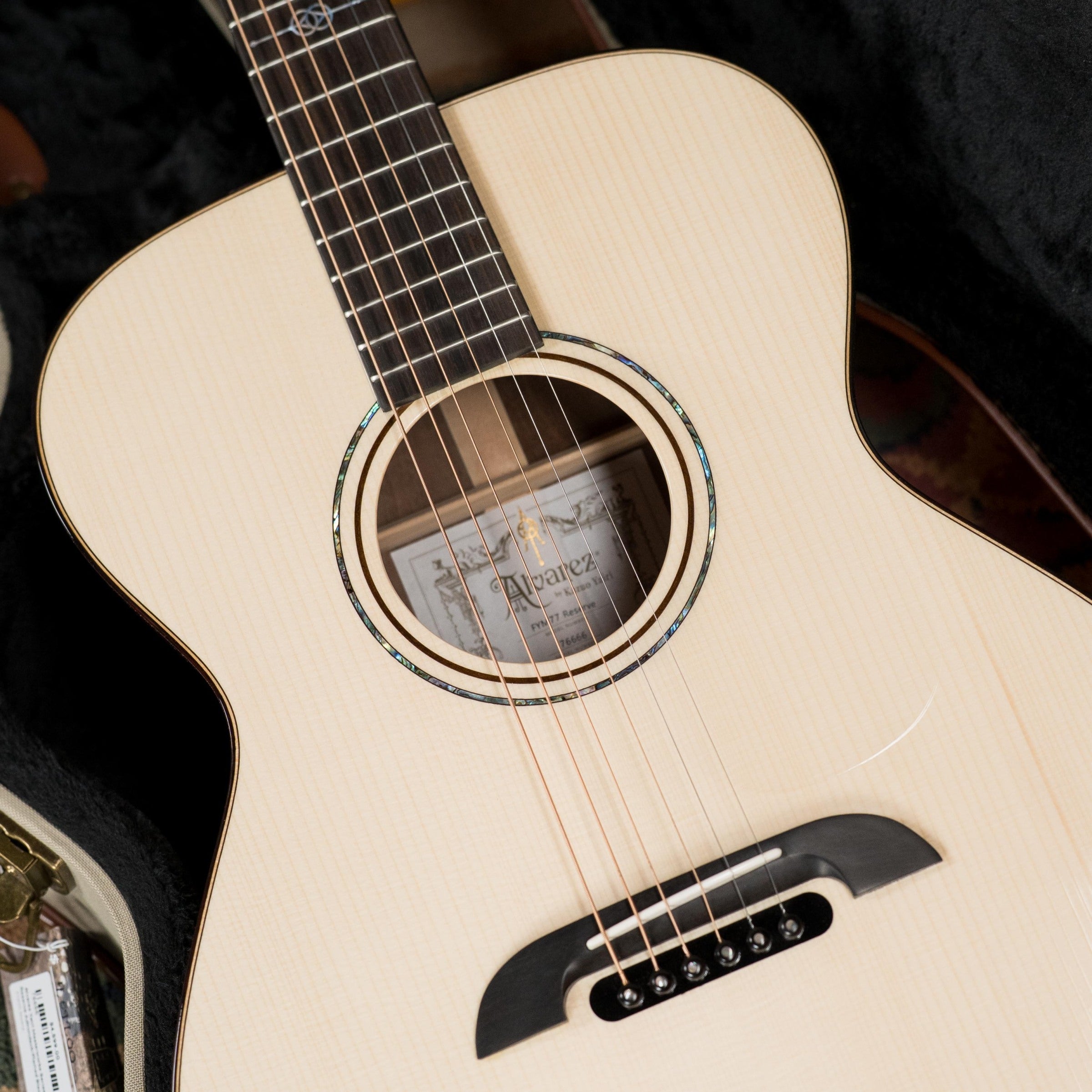 Alvarez Yairi Masterworks Series FYM77 Reserve 1 of 6 Worldwide Adirondack/Flamed Black Walnut OM Acoustic Guitar #6666