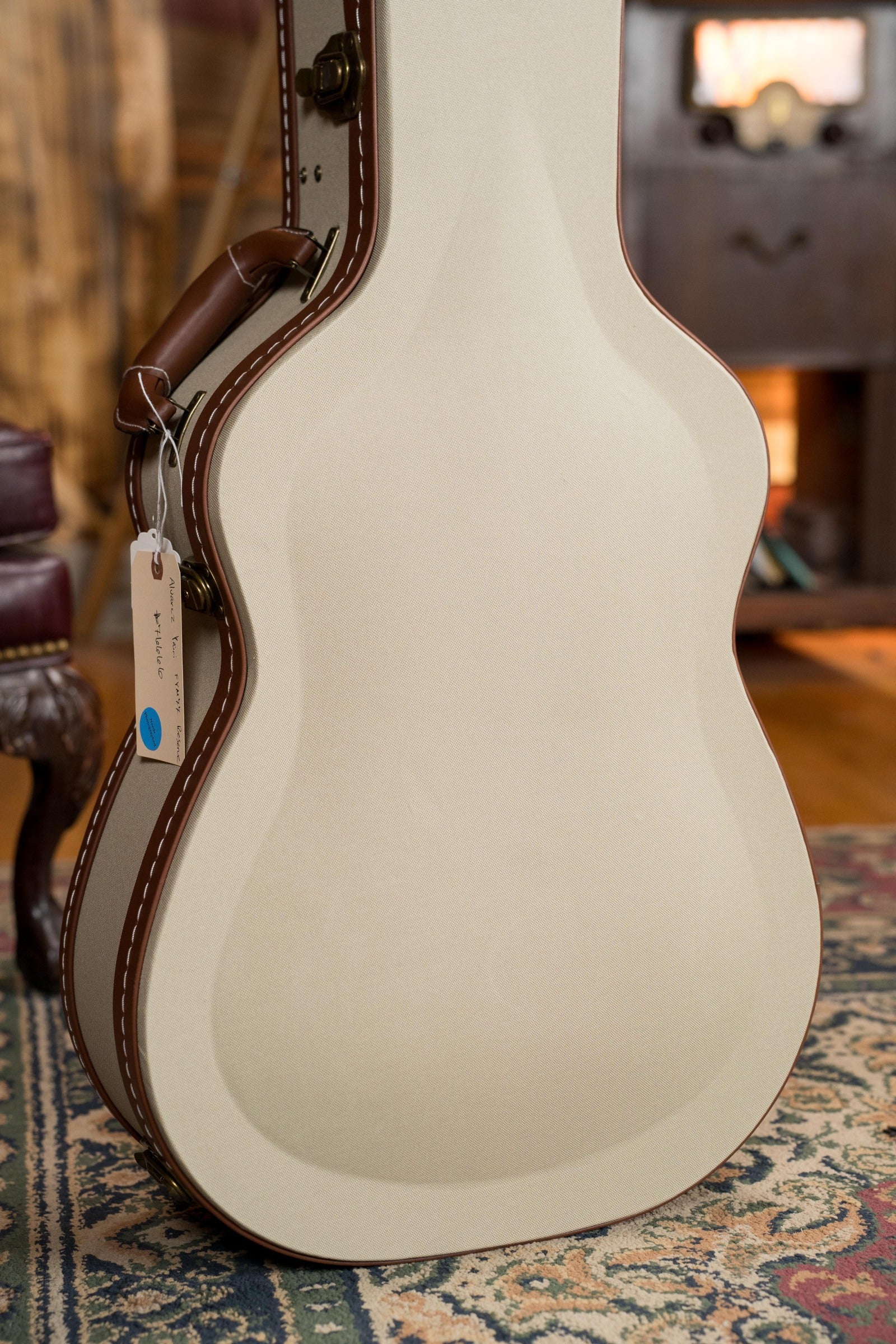 Alvarez Yairi Masterworks Series FYM77 Reserve 1 of 6 Worldwide Adirondack/Flamed Black Walnut OM Acoustic Guitar #6666