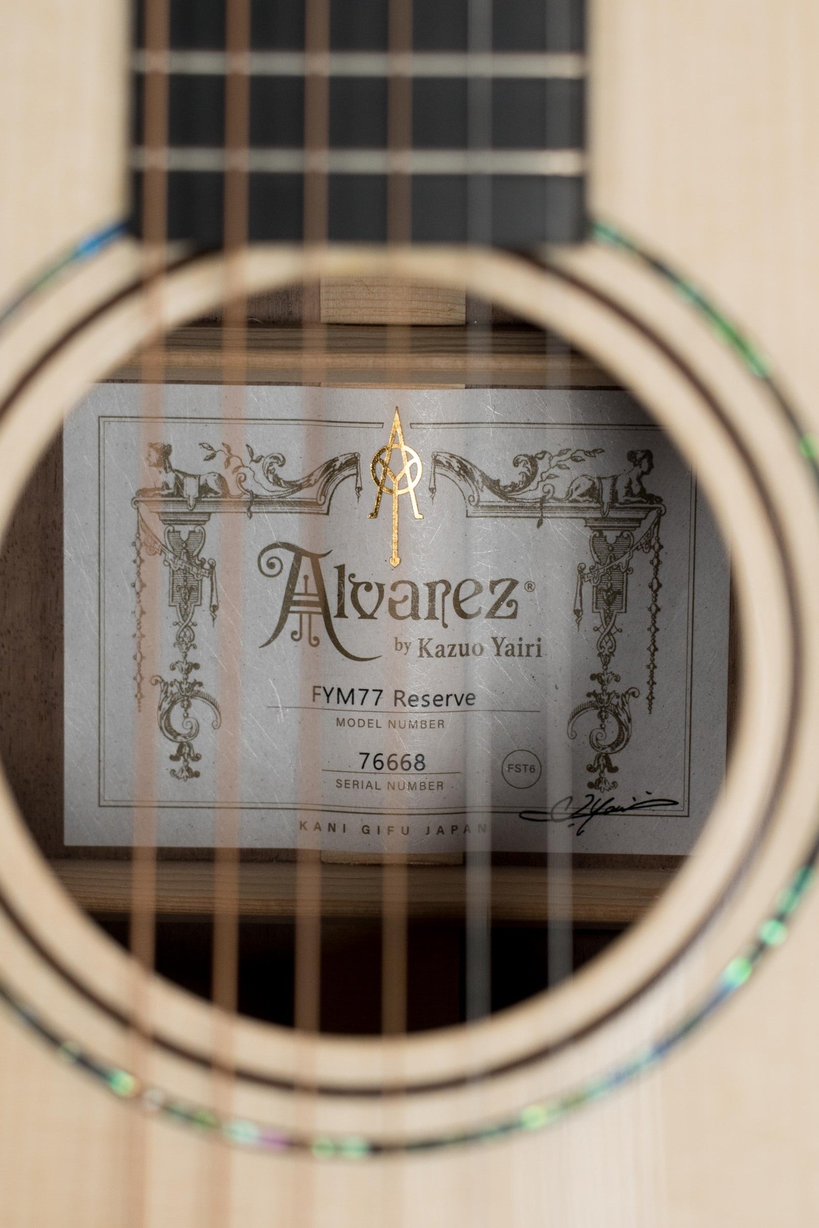 Alvarez Yairi Masterworks Series FYM77 Reserve 1 of 6 Worldwide Adirondack/Flamed Black Walnut OM Acoustic Guitar #6668