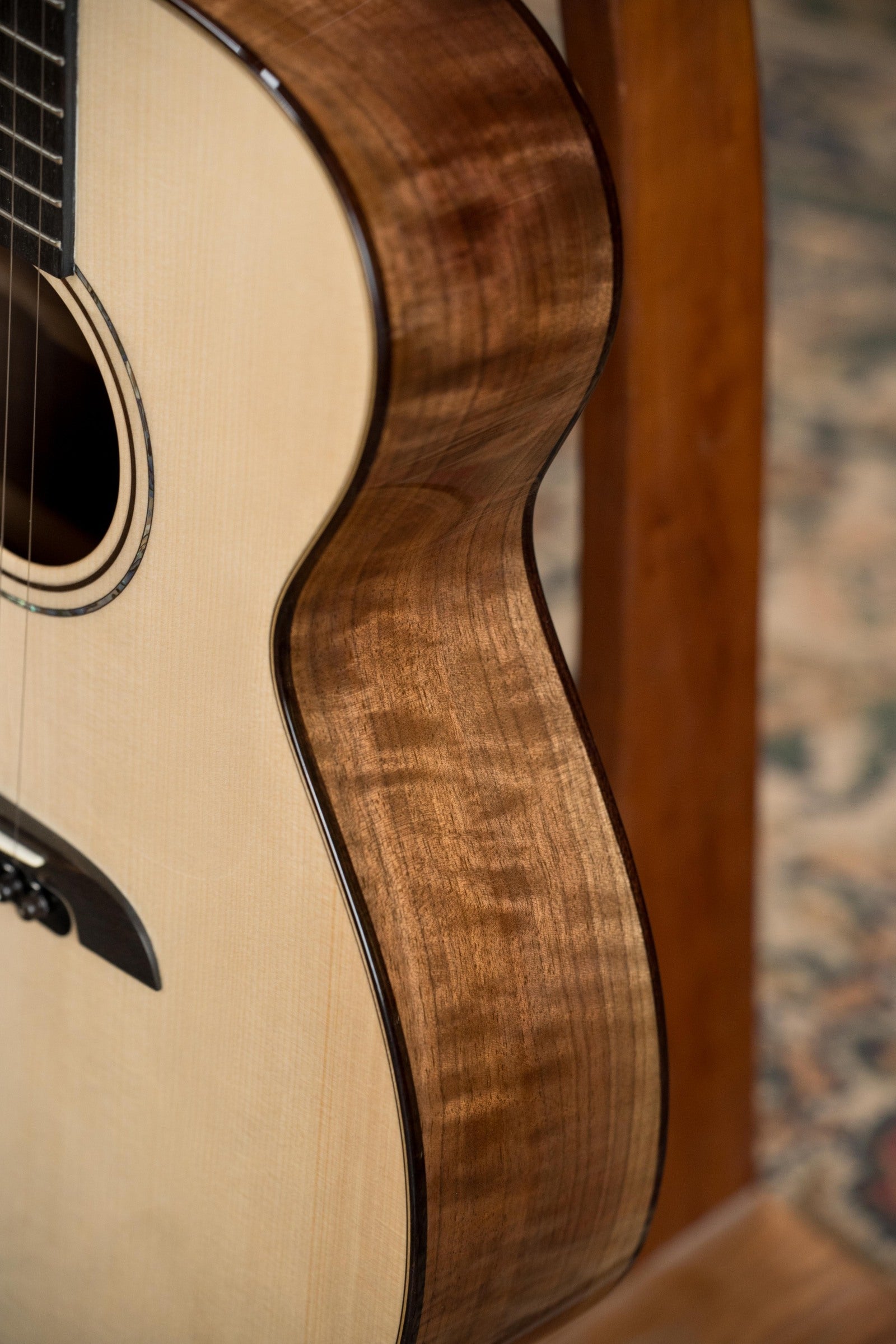 Alvarez Yairi Masterworks Series FYM77 Reserve 1 of 6 Worldwide Adirondack/Flamed Black Walnut OM Acoustic Guitar #6668