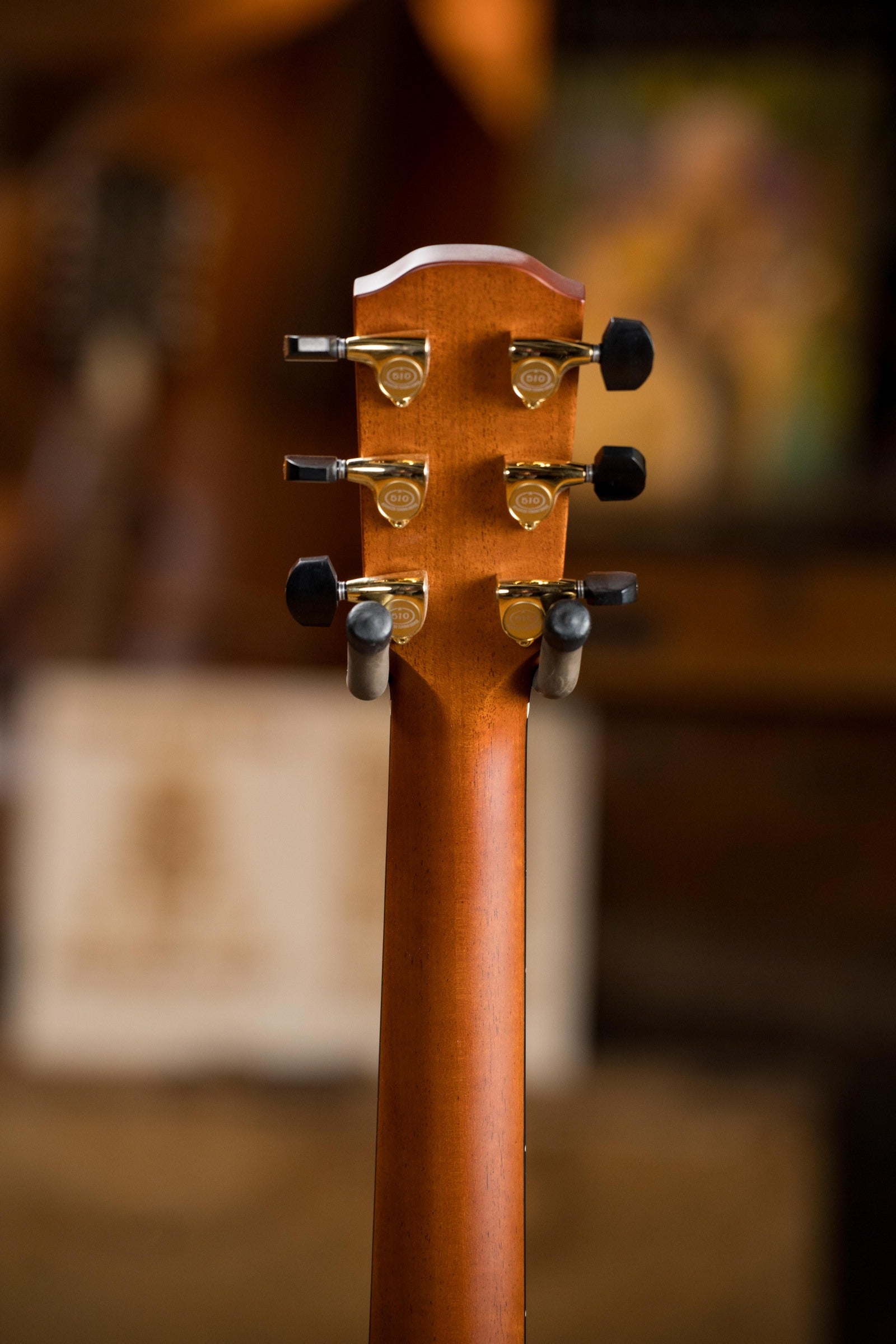Alvarez Yairi Masterworks Series FYM77 Reserve 1 of 6 Worldwide Adirondack/Flamed Black Walnut OM Acoustic Guitar #6668