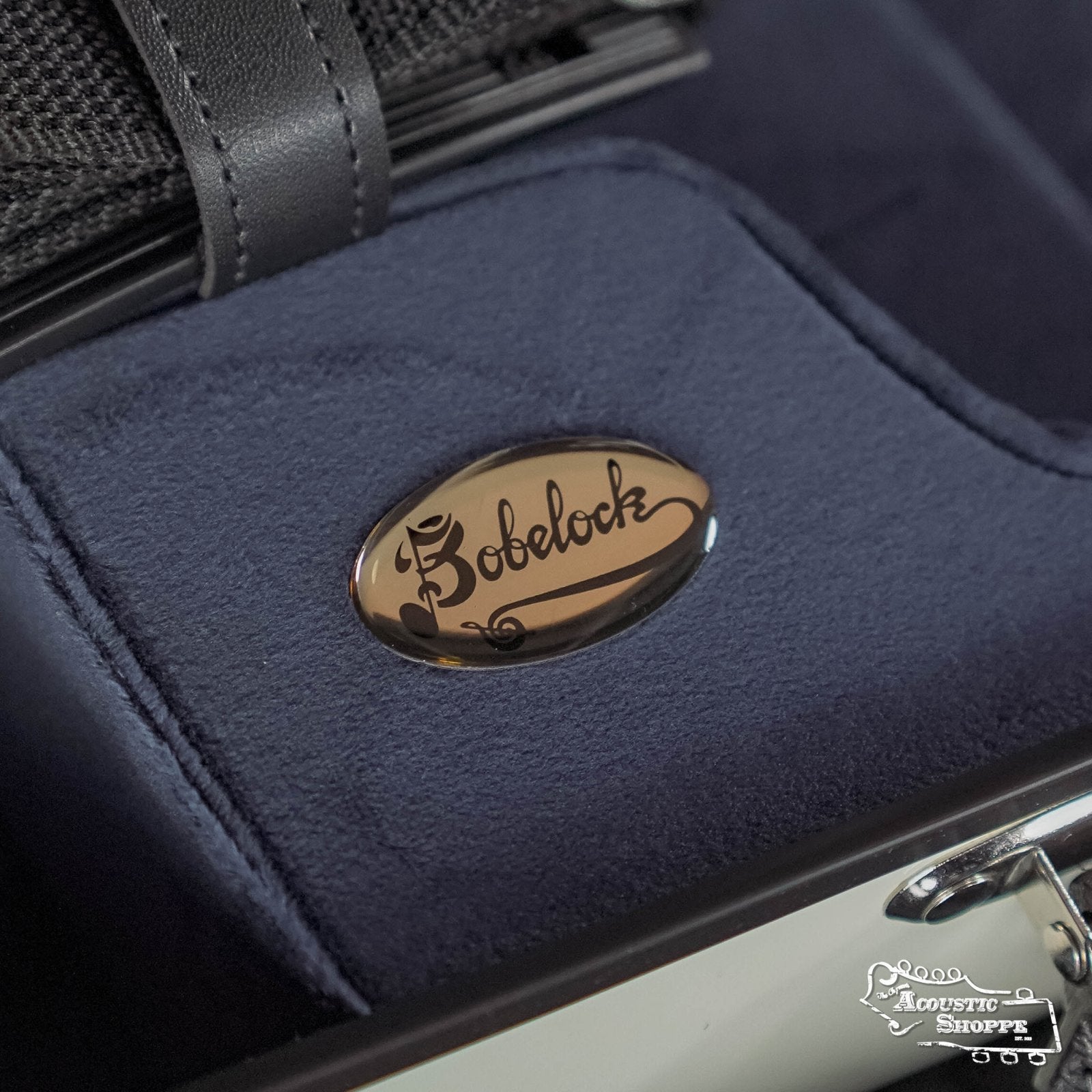 Bobelock Arrow Ivory/Blue F-Style Fiberglass Mandolin Case B6-1029FBLS-IVBU