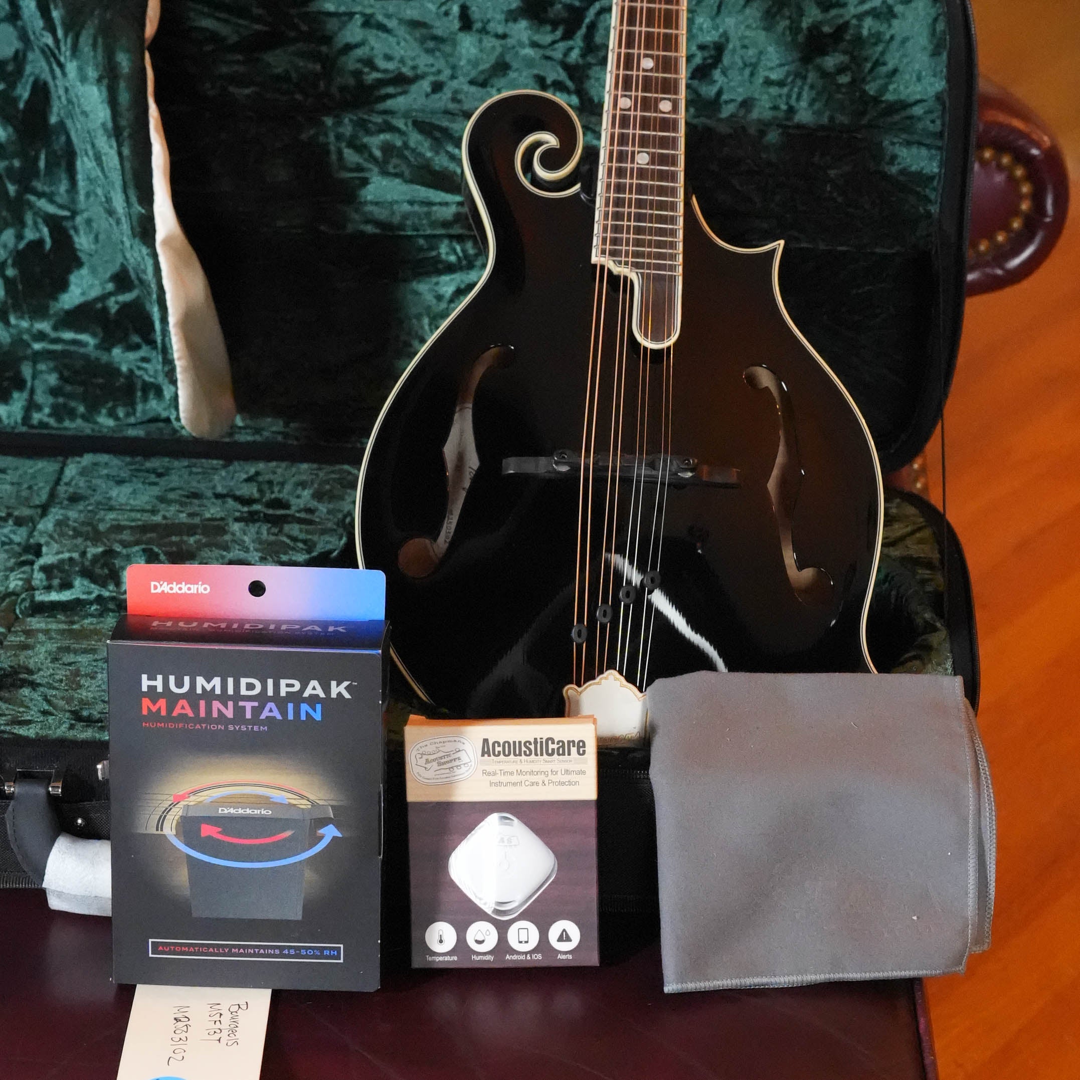 Bourgeois M5-F-BT Aged-Tone Adirondack/Maple Black Top F-Style Mandolin #3102
