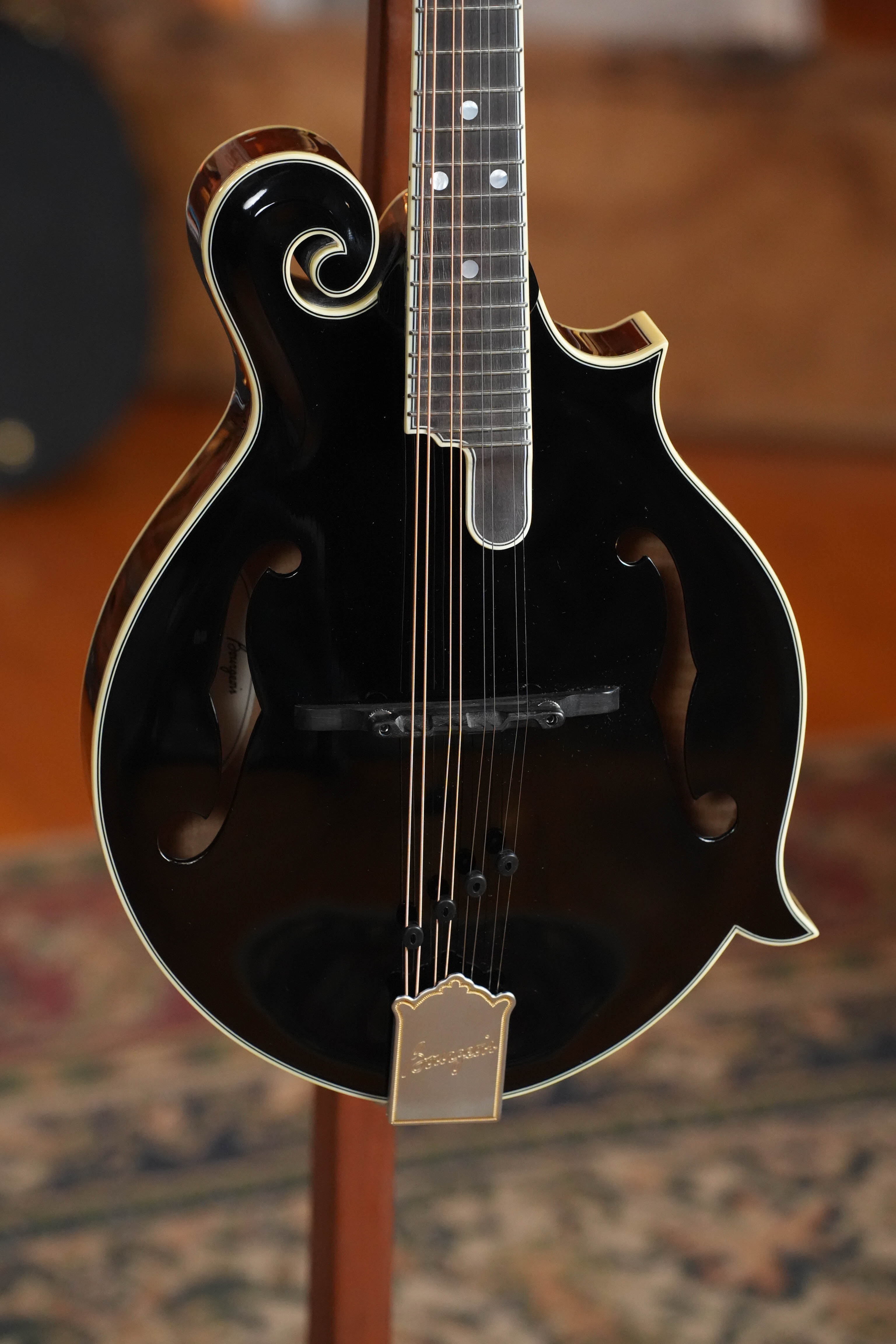 Bourgeois M5-F-BT Aged-Tone Adirondack/Maple Black Top F-Style Mandolin #3102