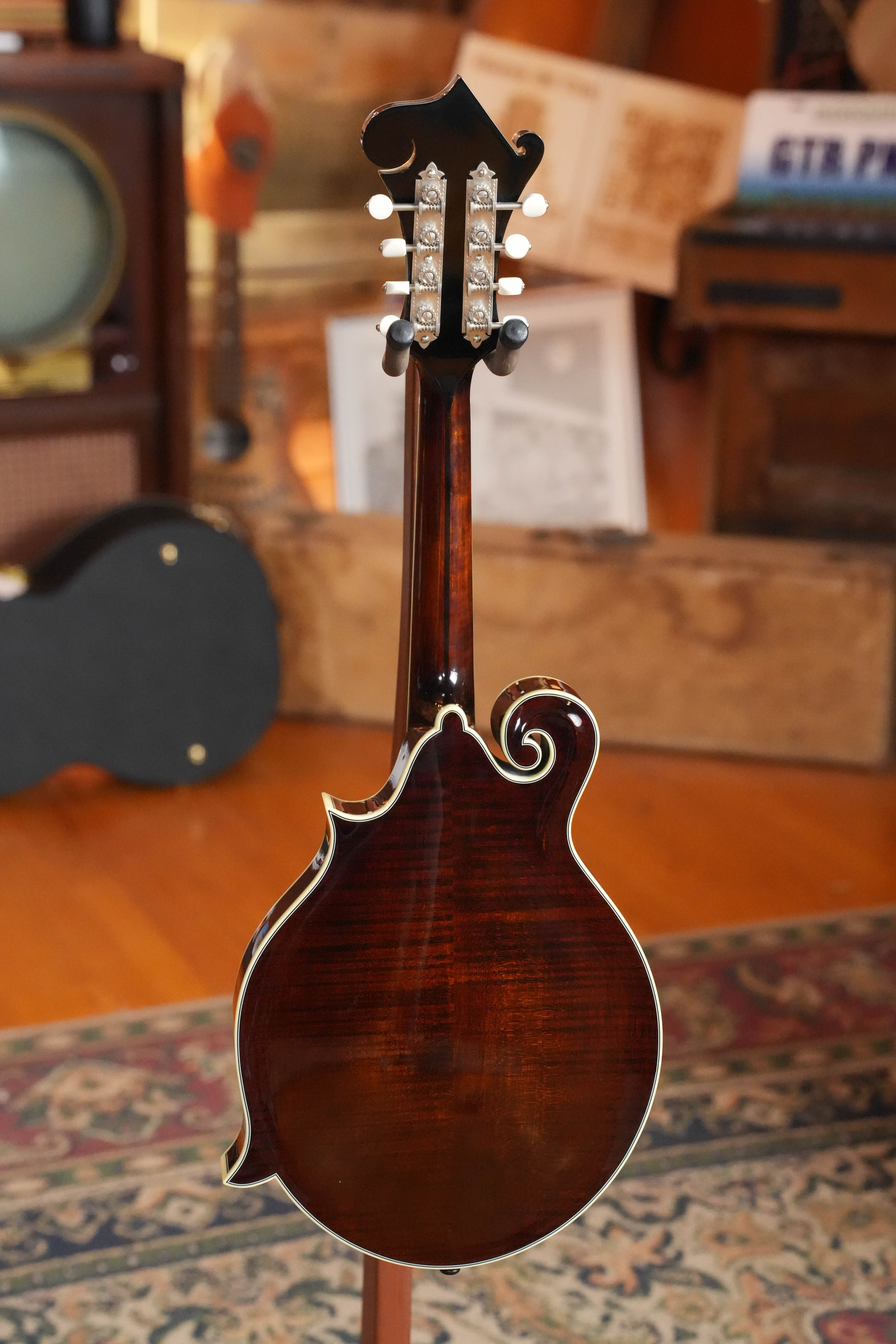 Bourgeois M5-F-BT Aged-Tone Adirondack/Maple Black Top F-Style Mandolin #3102