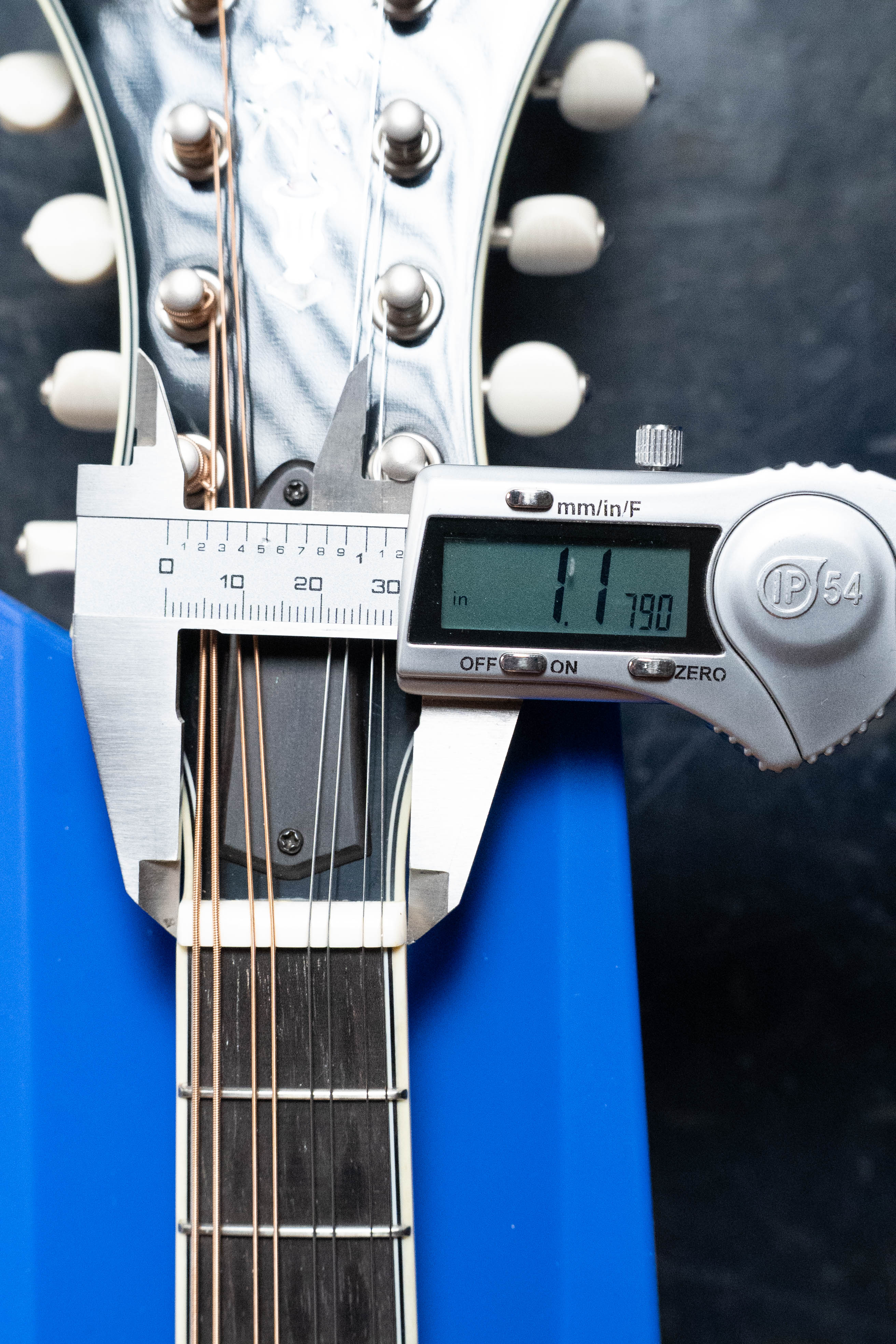 Bourgeois M5-F-CR Aged-Tone Adirondack/Maple Cordovan Red F-Style Mandolin #2001