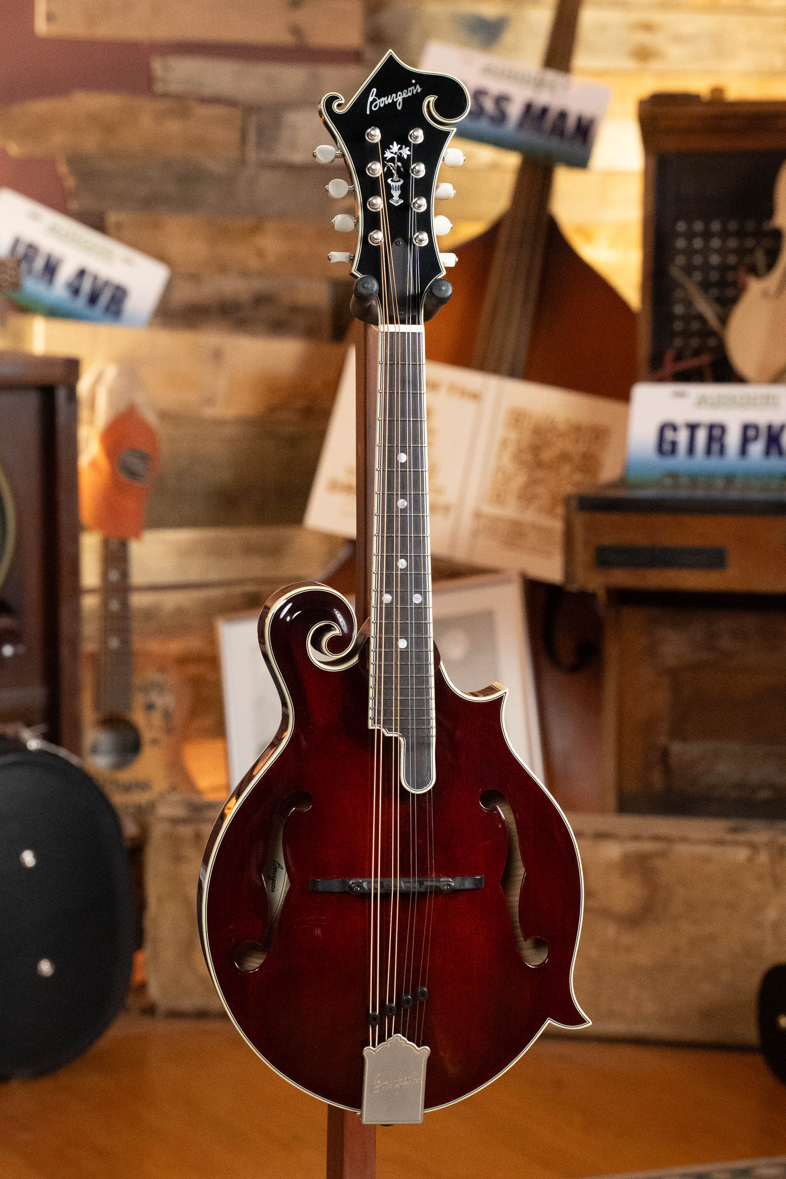 Bourgeois M5-F-CR Aged-Tone Adirondack/Maple Cordovan Red F-Style Mandolin #2001