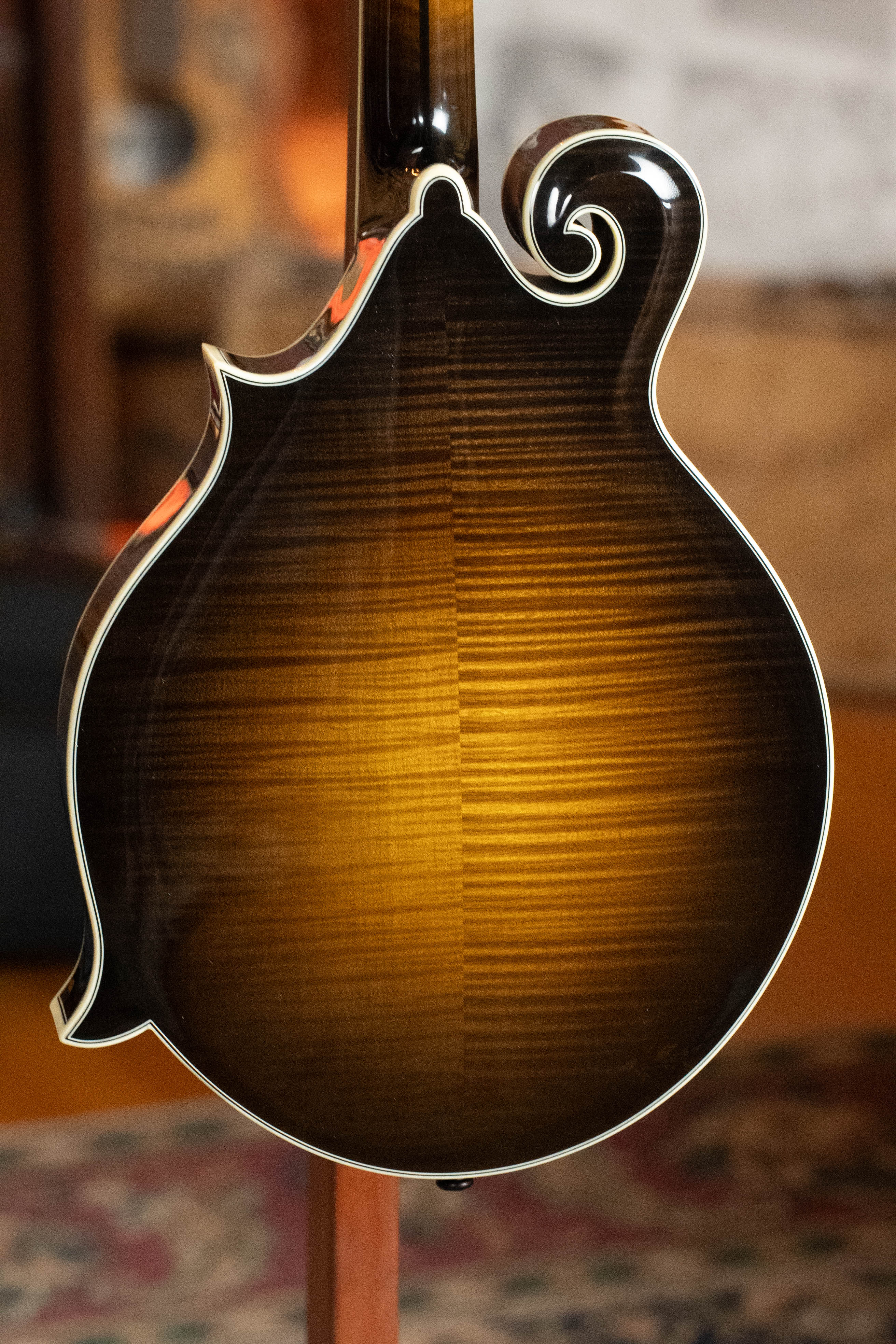 Bourgeois M5-F-SB Aged-Tone Adirondack/Maple Sunburst F-Style Mandolin #0101