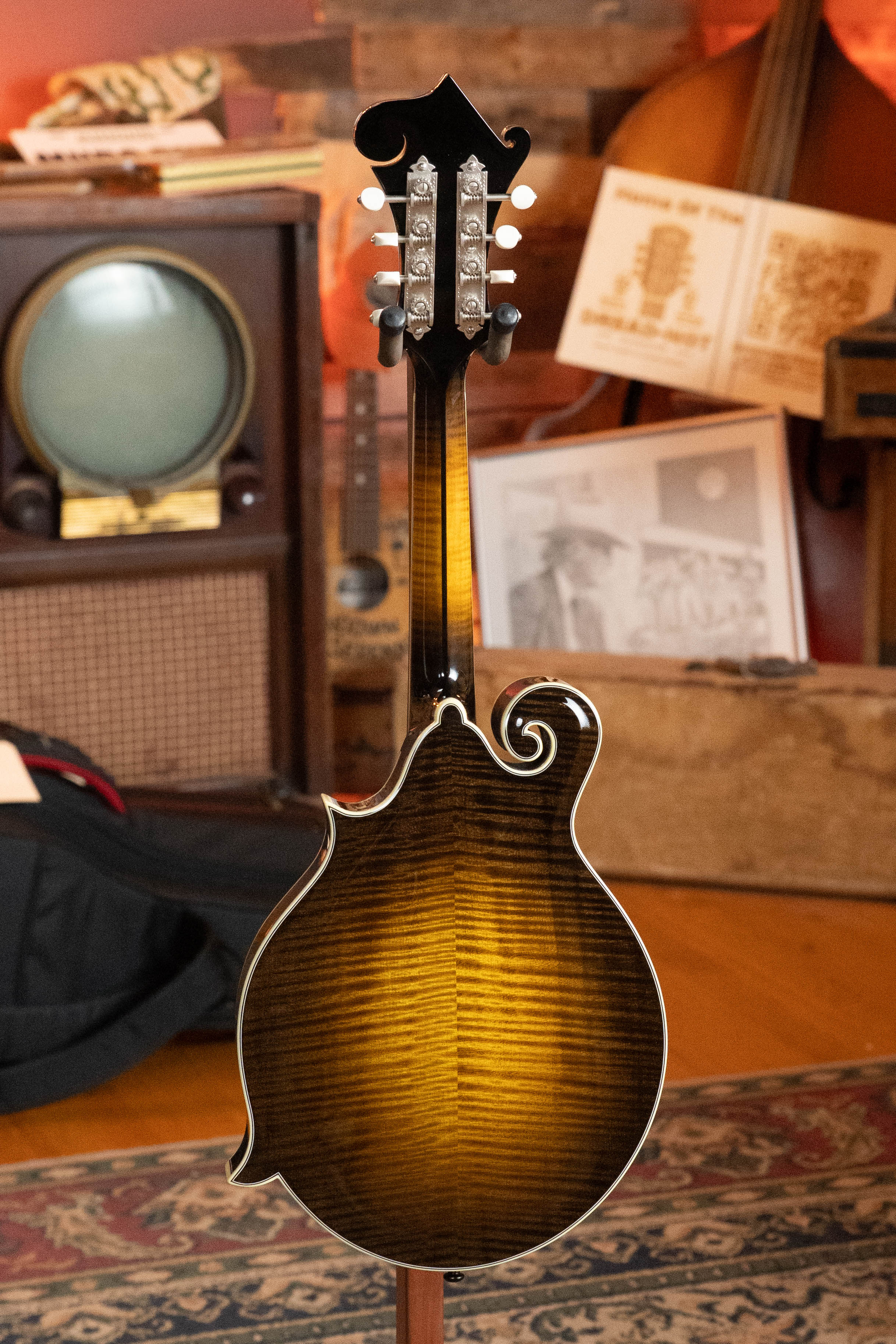 Bourgeois M5-F-SB Aged-Tone Adirondack/Maple Sunburst F-Style Mandolin #0102