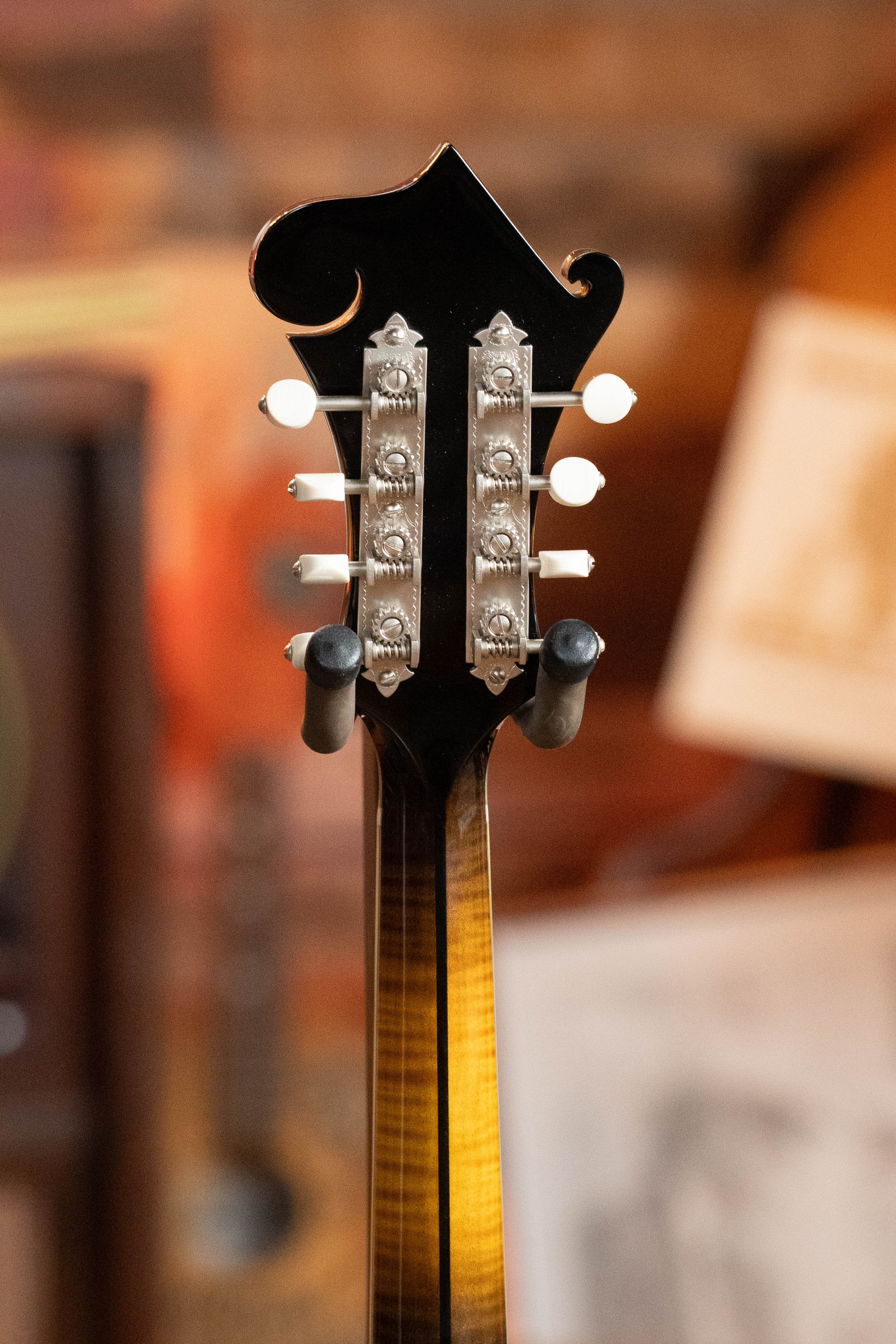 Bourgeois M5-F-SB Aged-Tone Adirondack/Maple Sunburst F-Style Mandolin #0102