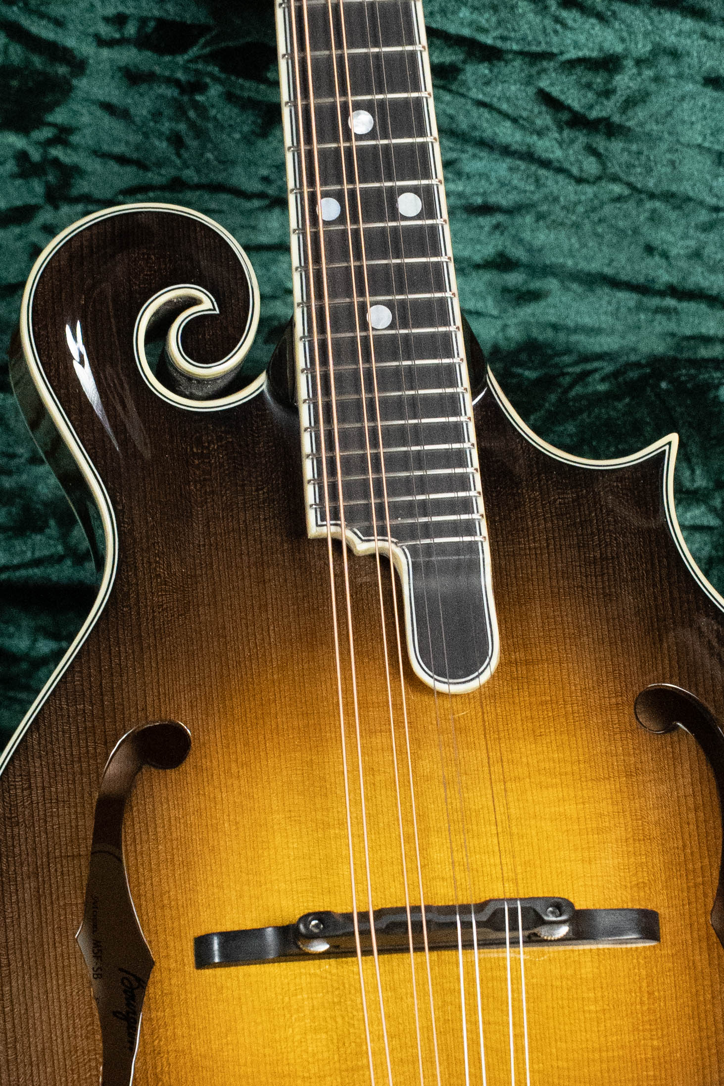 Bourgeois M5-F-SB Aged-Tone Adirondack/Maple Sunburst F-Style Mandolin #0102