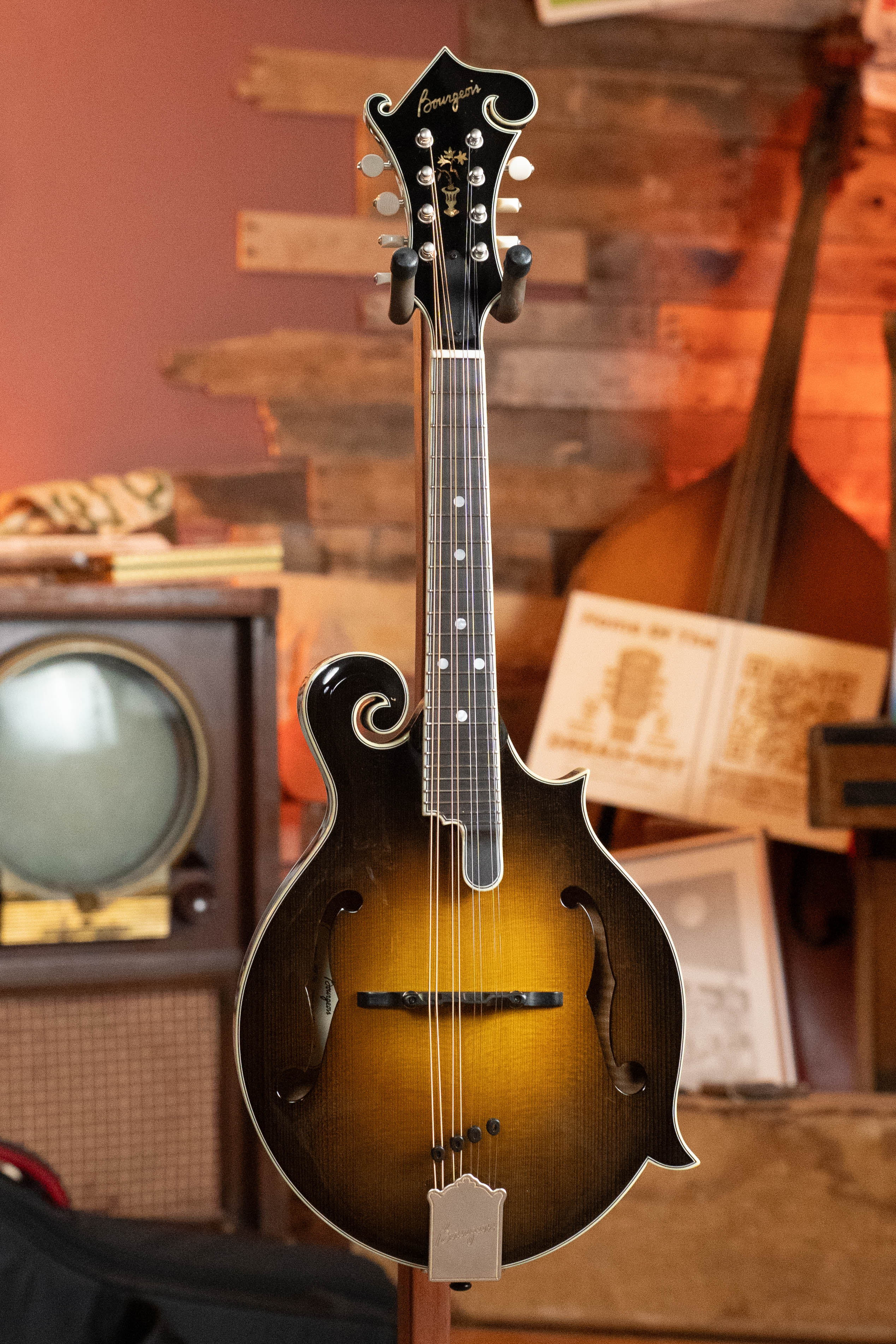 Bourgeois M5-F-SB Aged-Tone Adirondack/Maple Sunburst F-Style Mandolin #0102