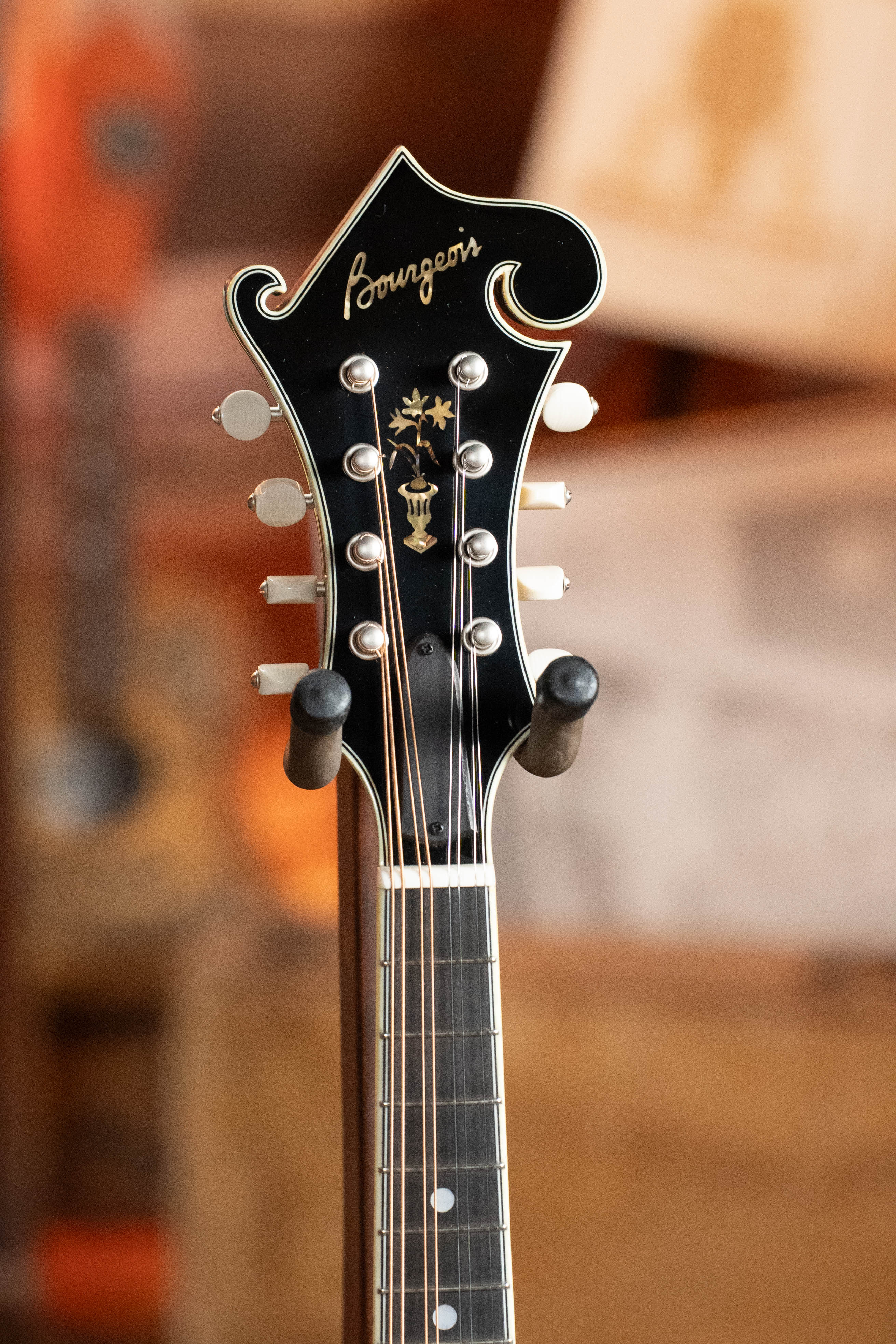 Bourgeois M5-F-SB Aged-Tone Adirondack/Maple Sunburst F-Style Mandolin #0102