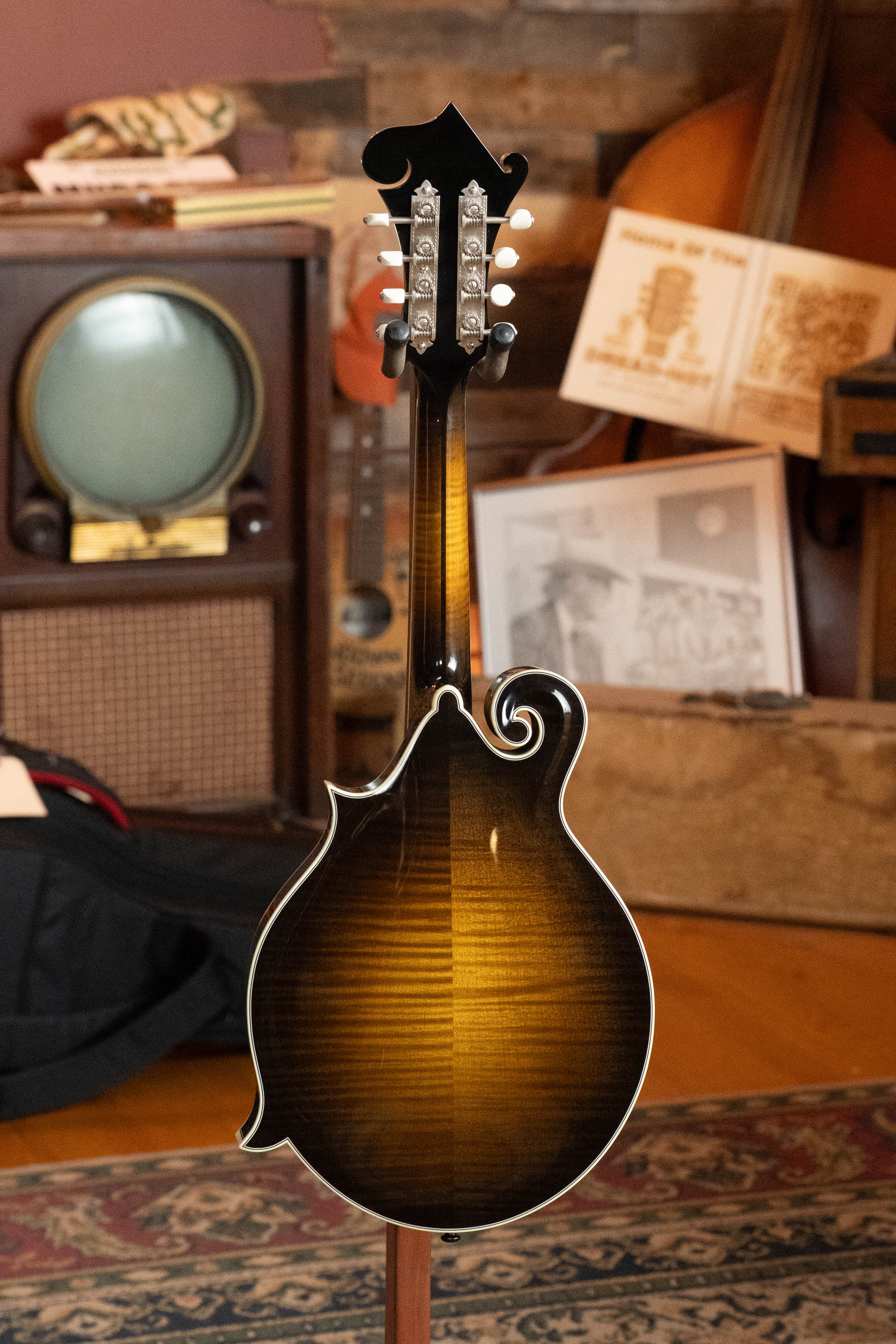 Bourgeois M5-F-SB Aged-Tone Adirondack/Maple Sunburst F-Style Mandolin #9110