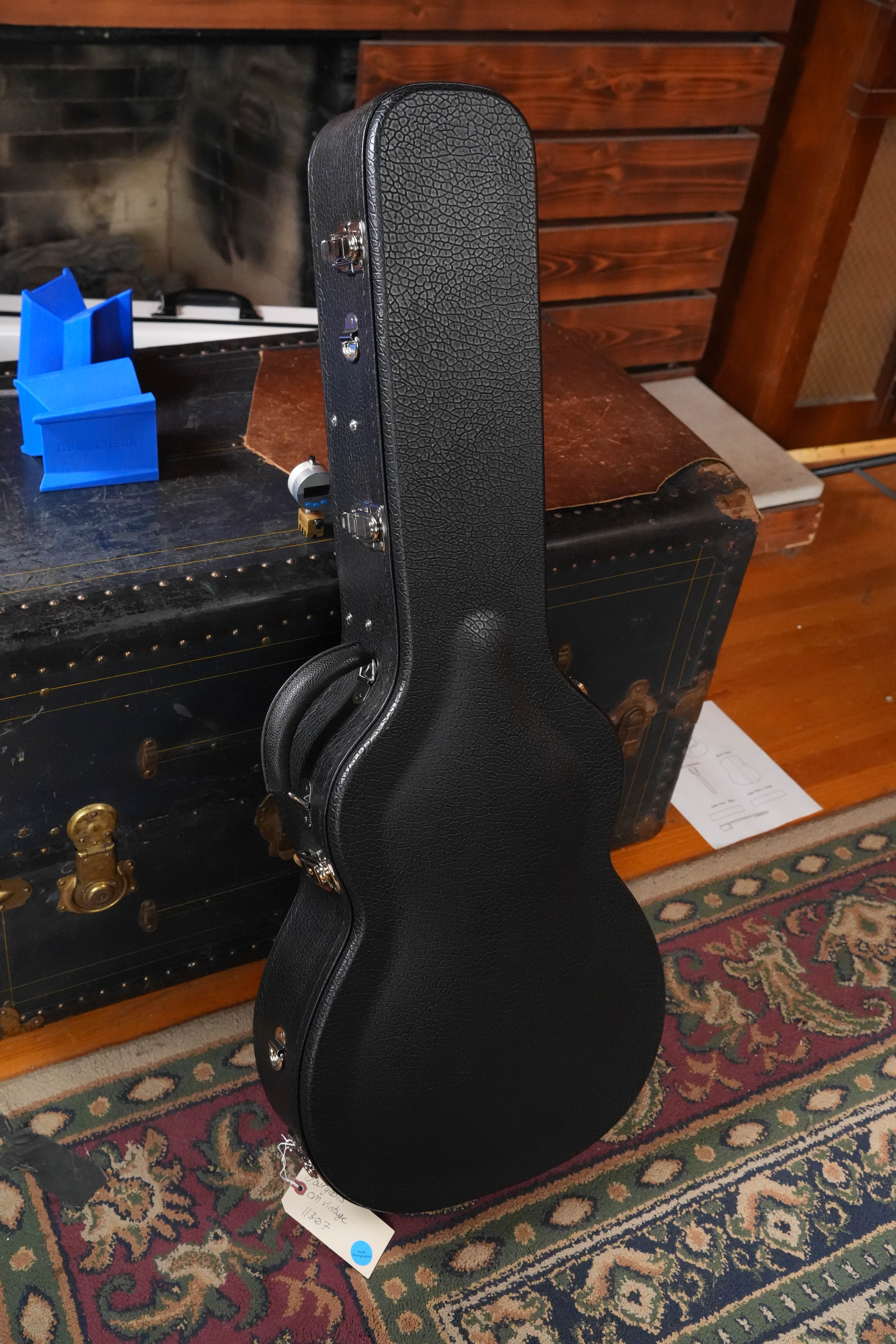 Bourgeois Professional Series Sitka/Rosewood Satin OM Vintage Acoustic Guitar #1307