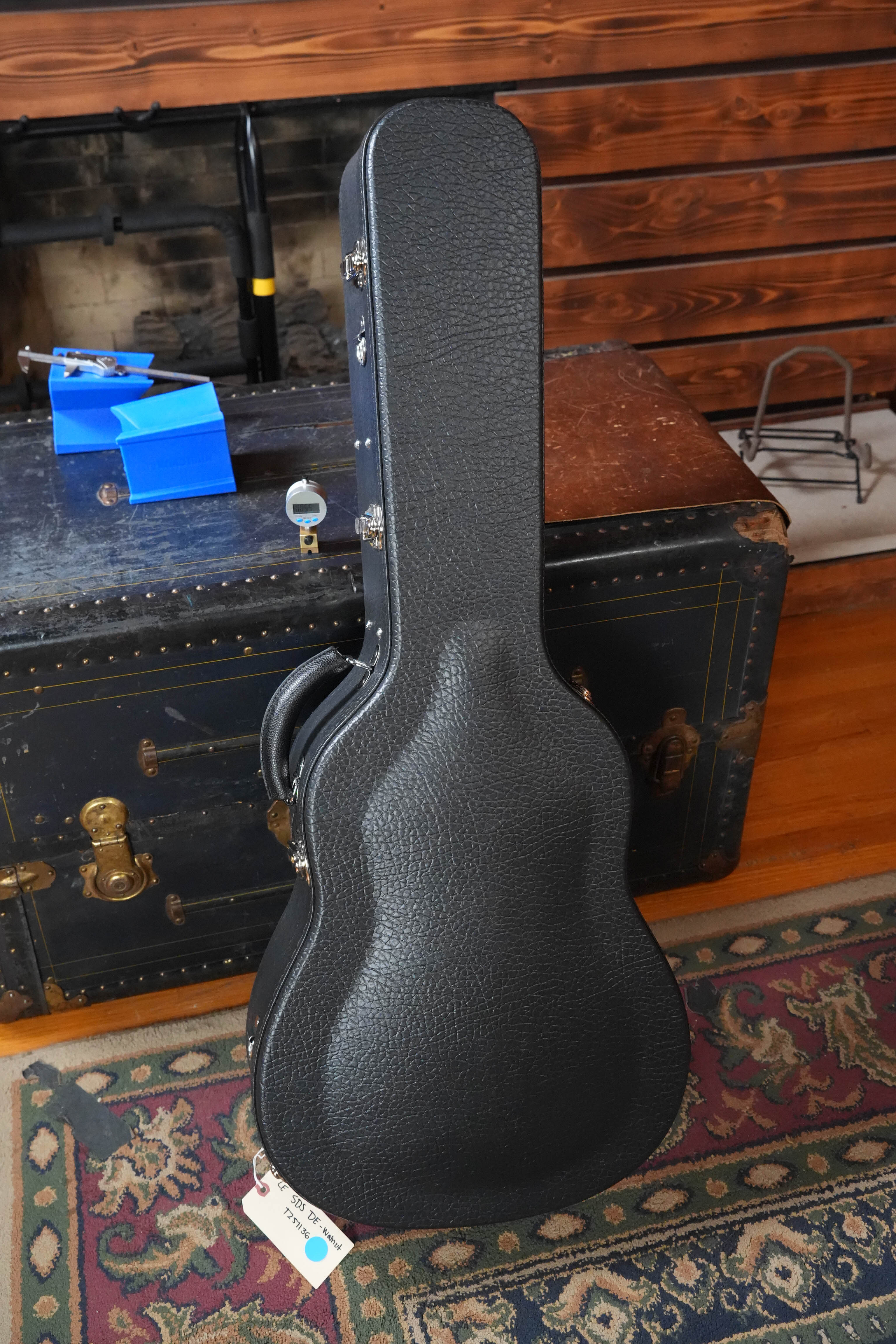 Bourgeois SDS/DE Sitka/Walnut Down East Series Slope Should Dreadnought Acoustic Guitar #1336