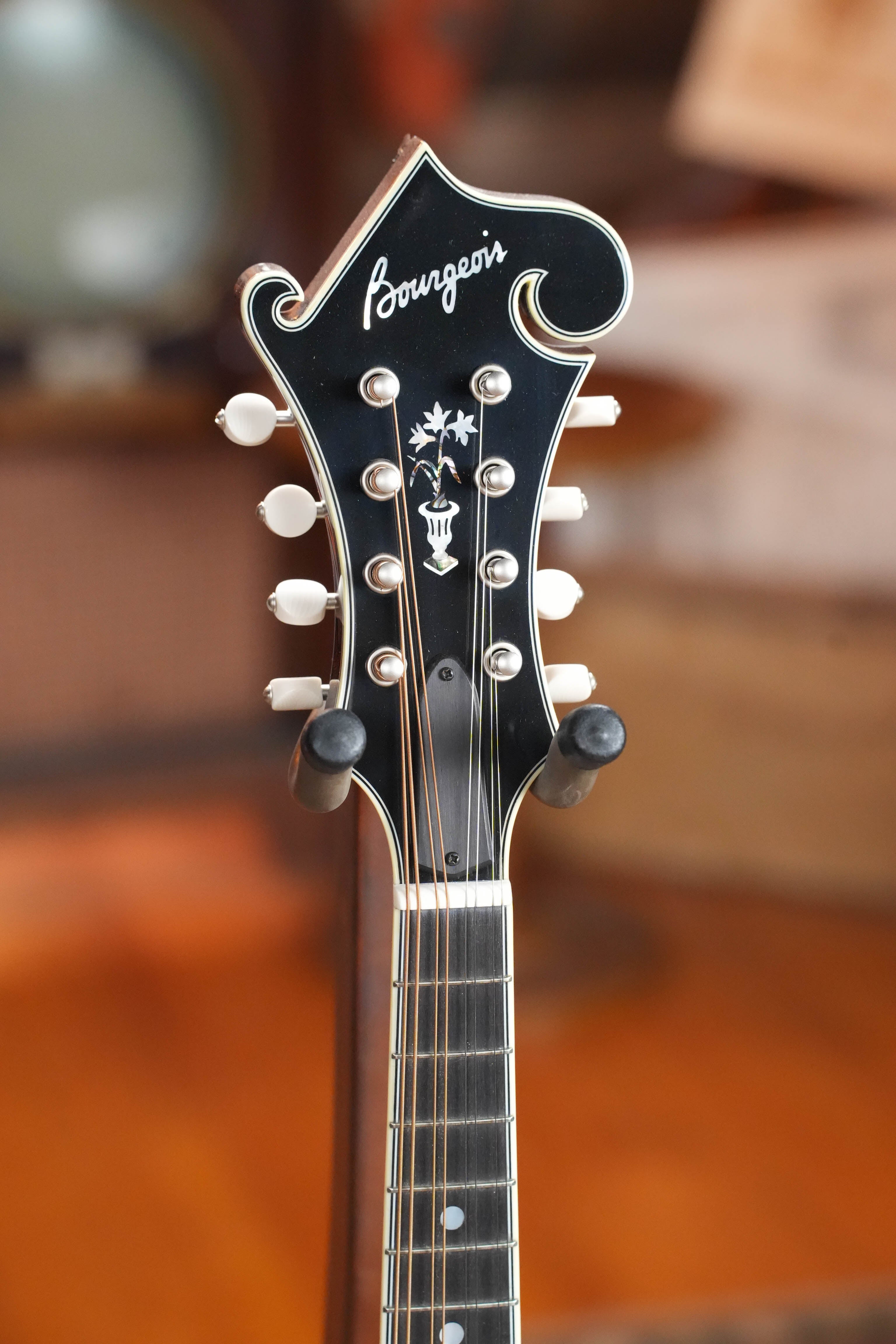 Bourgeois TAS Exclusive M5-F-CR Aged-Tone Adirondack/Maple Cordovan Red F-Style Mandolin #2140