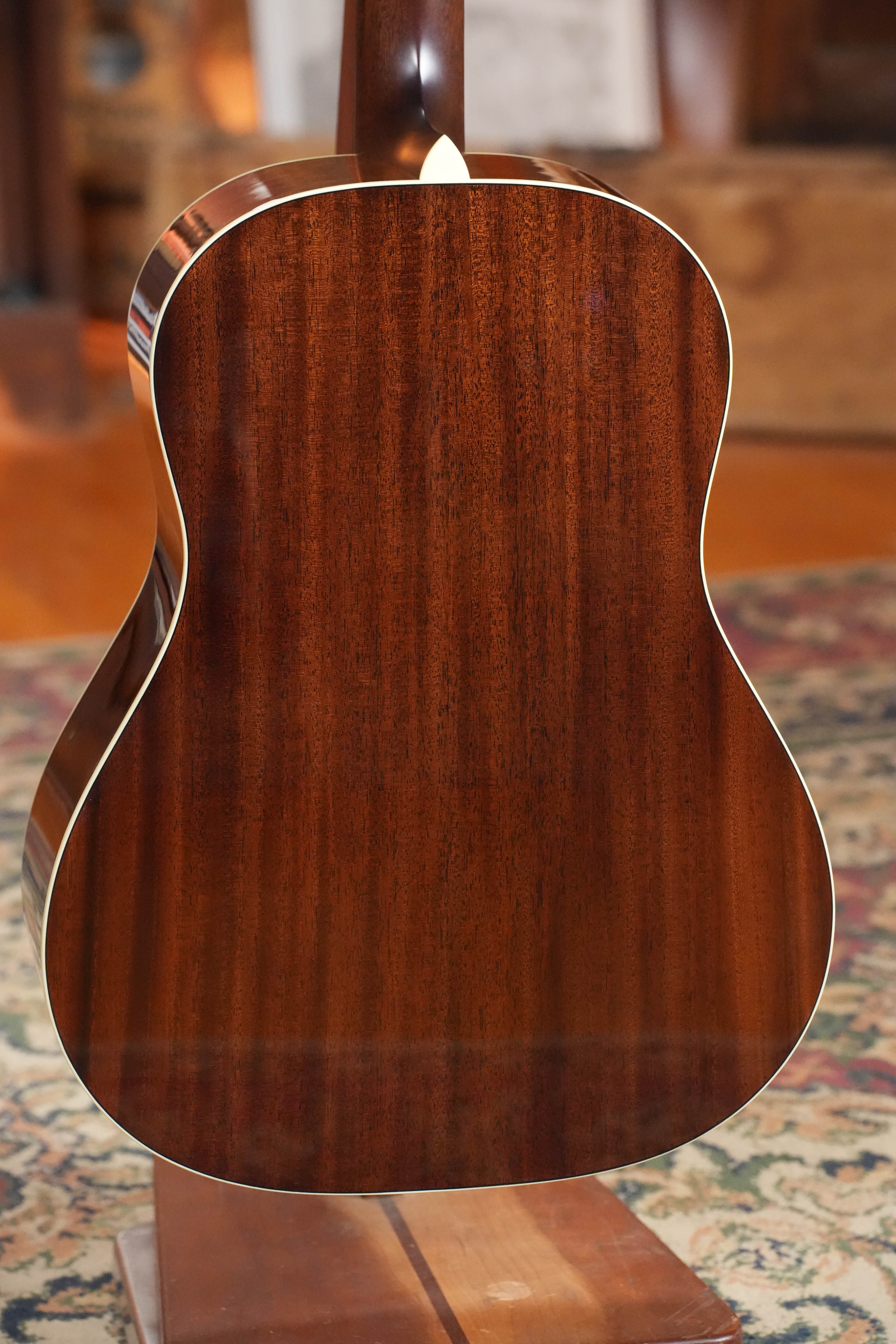 Bourgeois The Standard SDS/TS Touchstone Series Torrefied Sitka/Mahogany Slope Shoulder Sunburst Dreadnought Acoustic Guitar #2244