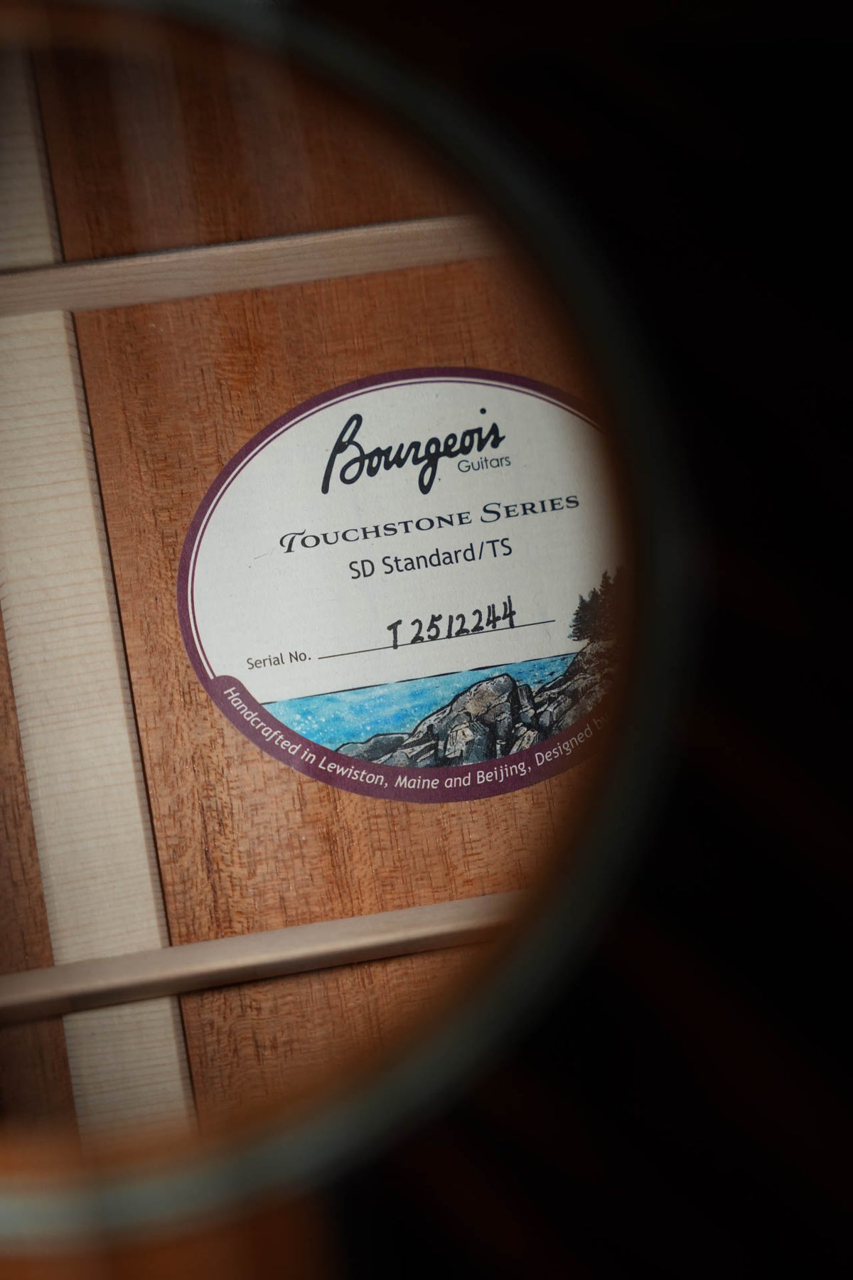 Bourgeois The Standard SDS/TS Touchstone Series Torrefied Sitka/Mahogany Slope Shoulder Sunburst Dreadnought Acoustic Guitar #2244