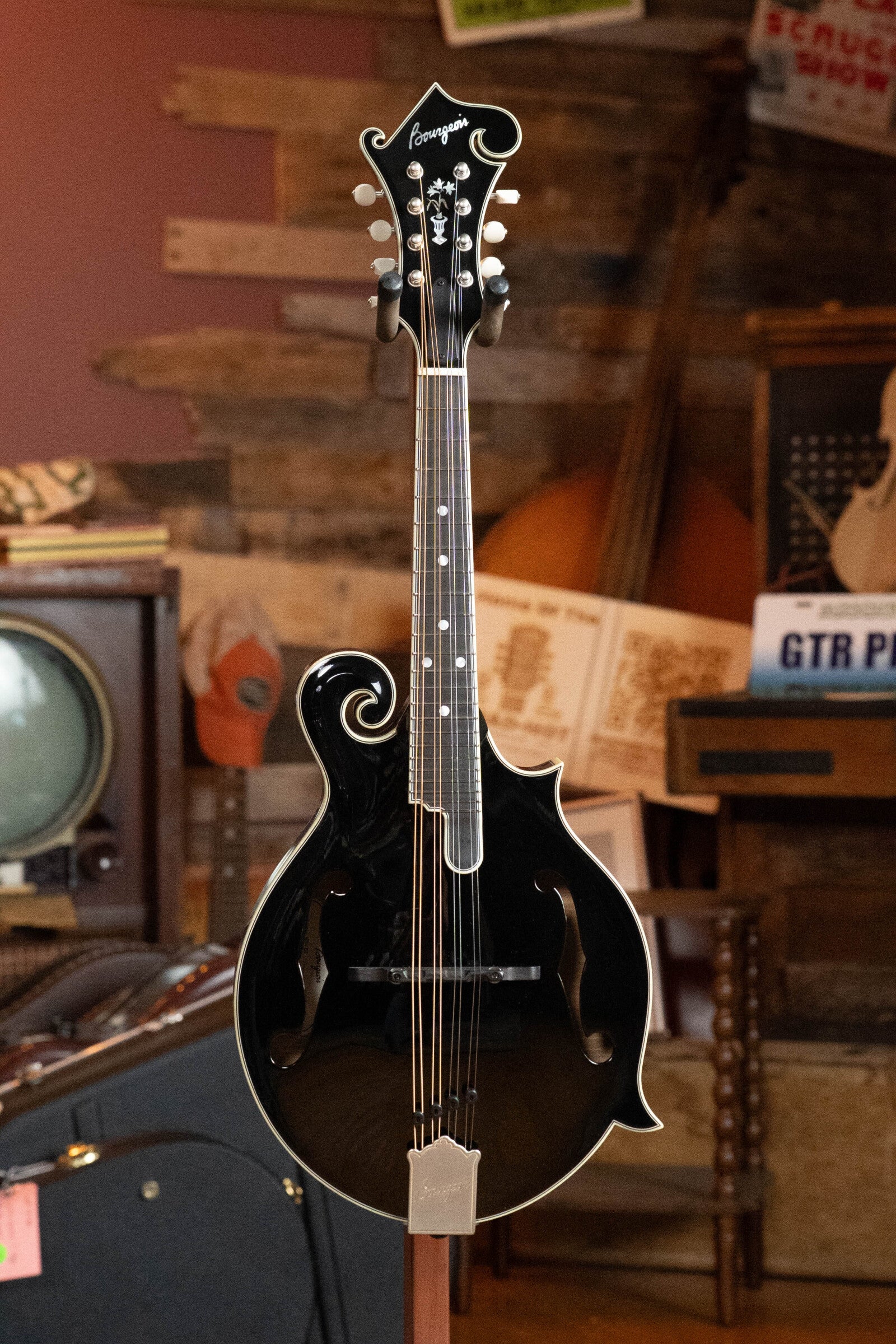 Bourgeois M5-F-BT Aged-Tone Adirondack/Maple Black Top F-Style Mandolin #6111