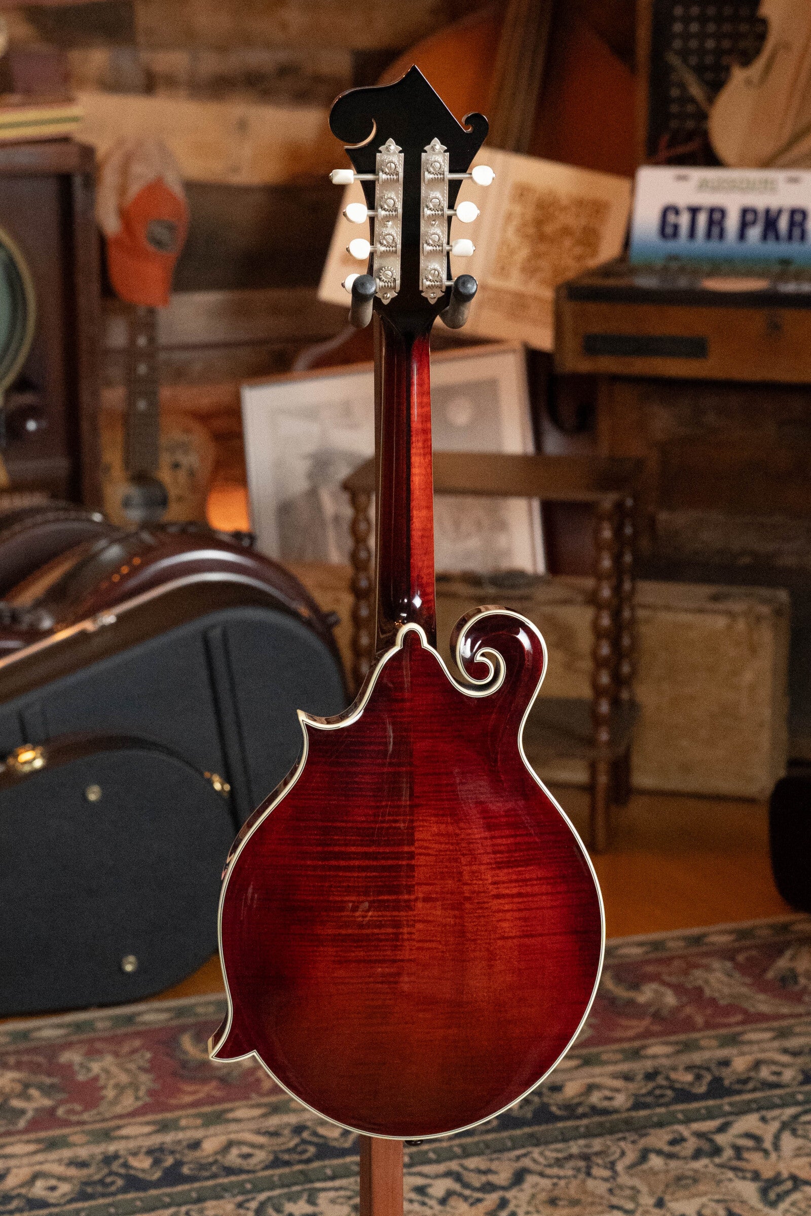 Bourgeois M5-F-BT Aged-Tone Adirondack/Maple Black Top F-Style Mandolin #6111