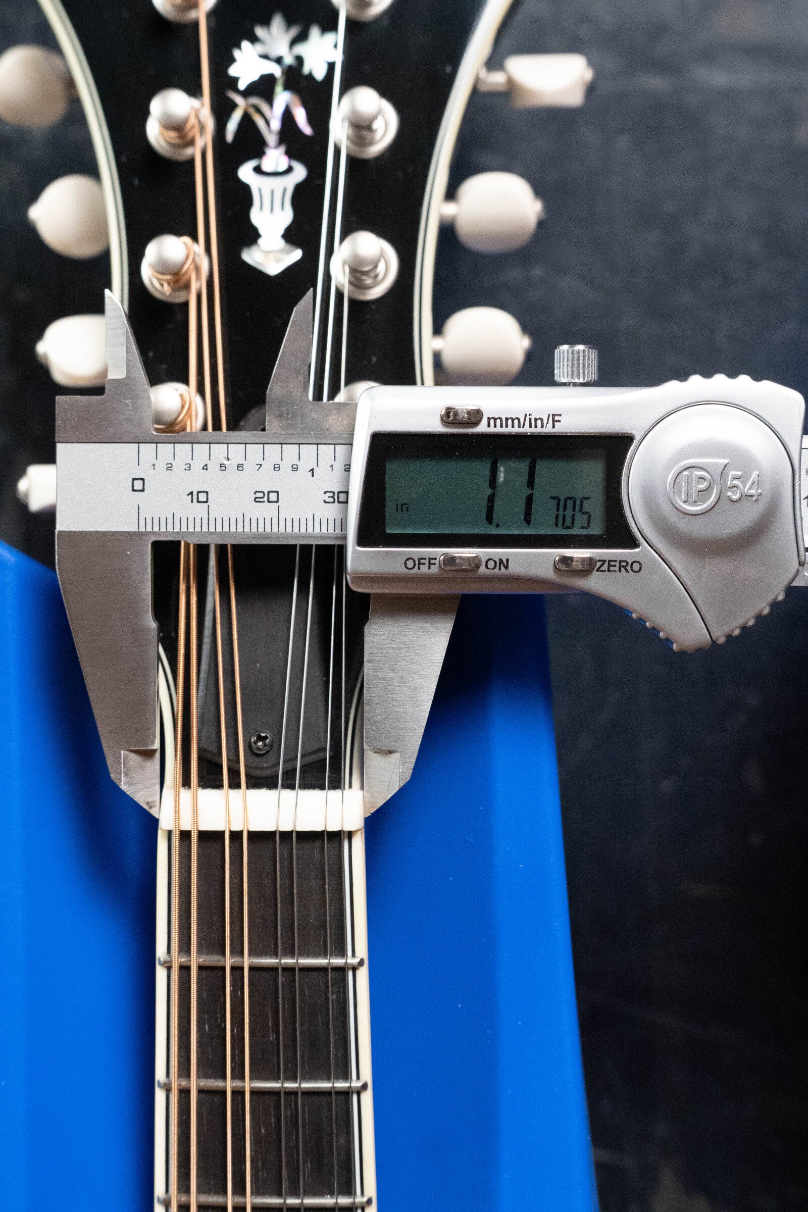 Bourgeois M5-F-BT Aged-Tone Adirondack/Maple Black Top F-Style Mandolin #6111