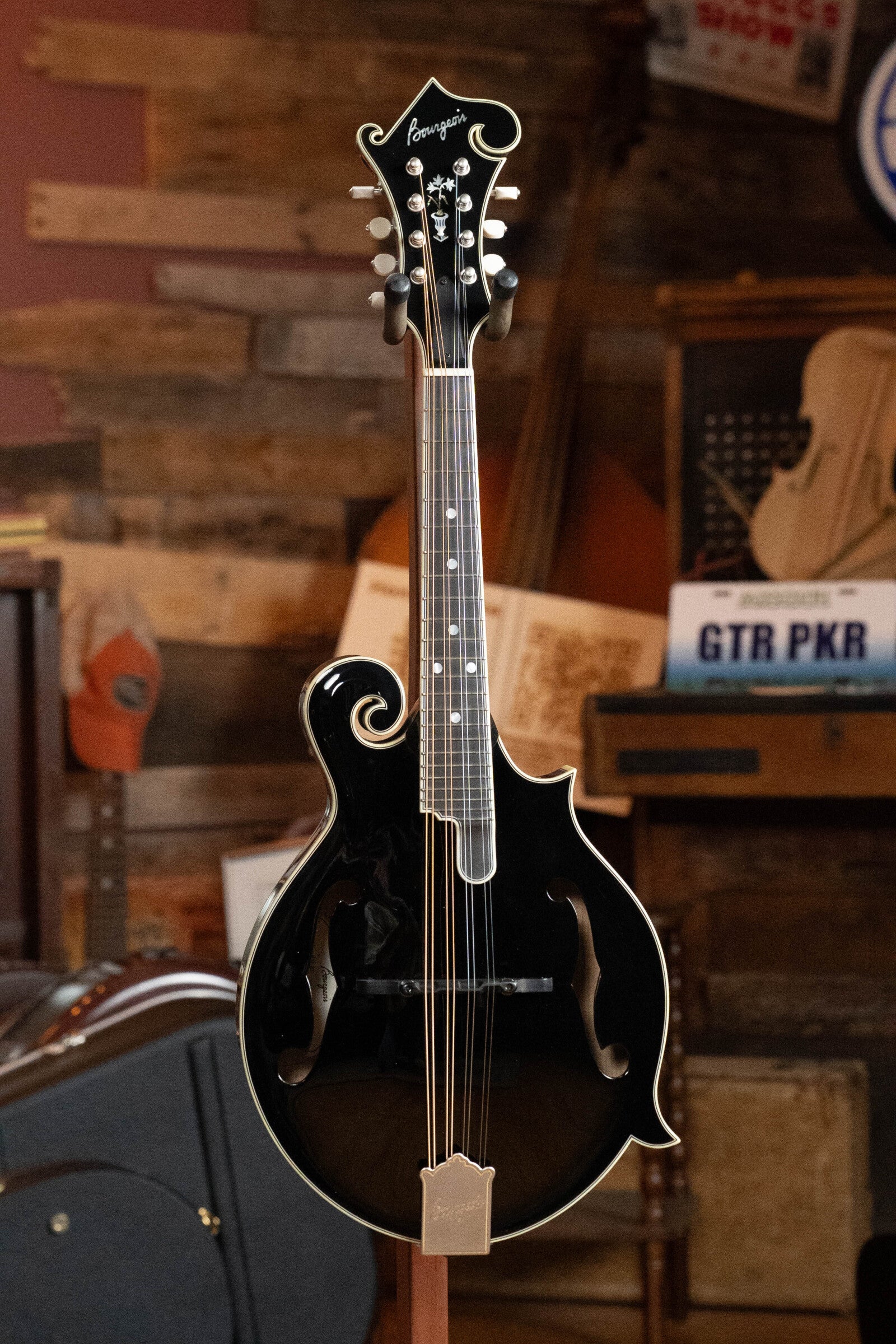 Bourgeois Limited Chocolate M5-F-BT Aged-Tone Adirondack/Maple Black Top F-Style Mandolin #6113