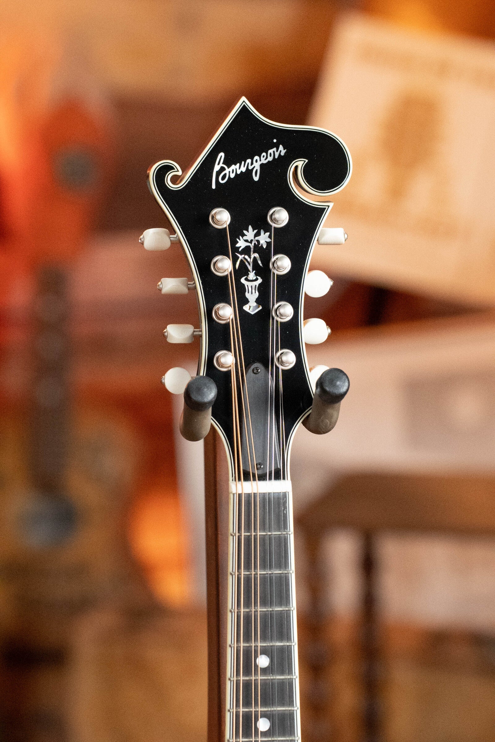 Bourgeois M5-F-BT Aged-Tone Adirondack/Maple Black Top F-Style Mandolin #6115