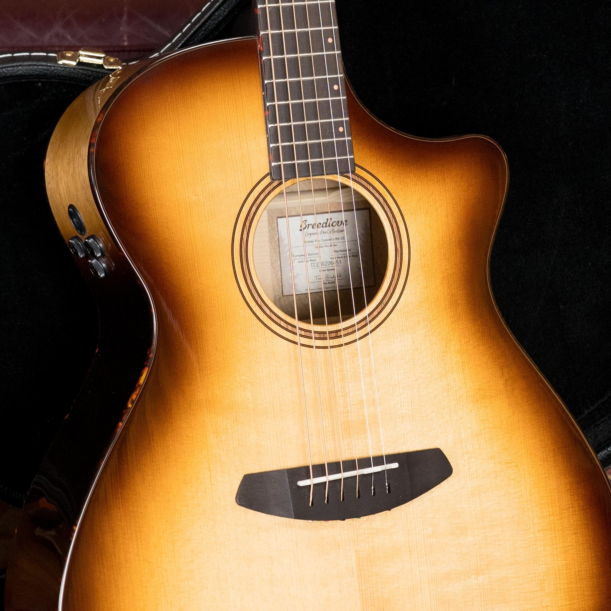 Breedlove Artista Pro Series Spruce/Myrtlewood Burnt Amber Cutaway Dreadnought Concerto Guitar w/Electronics #6451