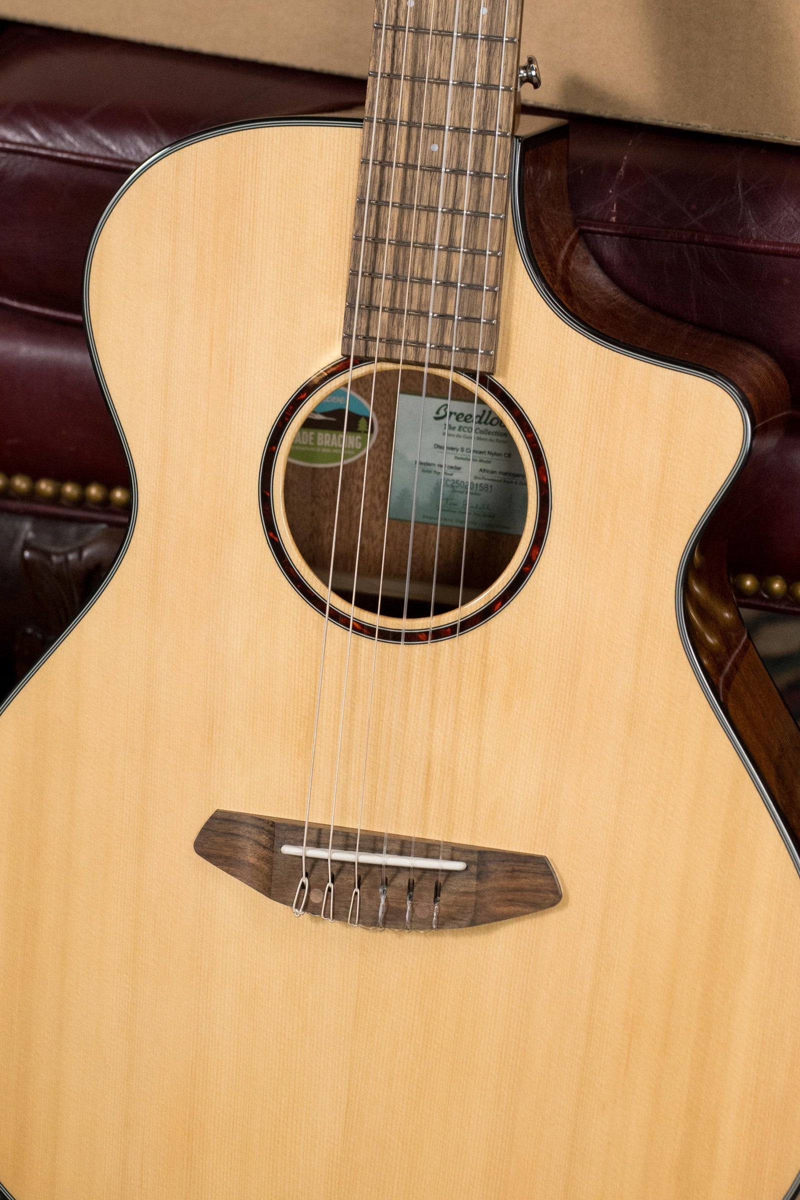 Breedlove Discovery Series Red Cedar/African Mahogany Nylon Cutaway Concert Acoustic Guitar #1581